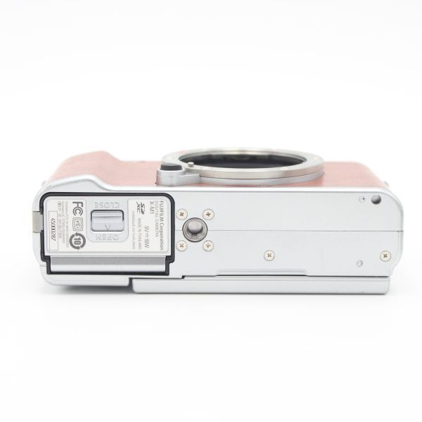 □良品□ FUJIFILM ミラーレス一眼 ボディ ブラウン FX-X-M1BW ♯81017