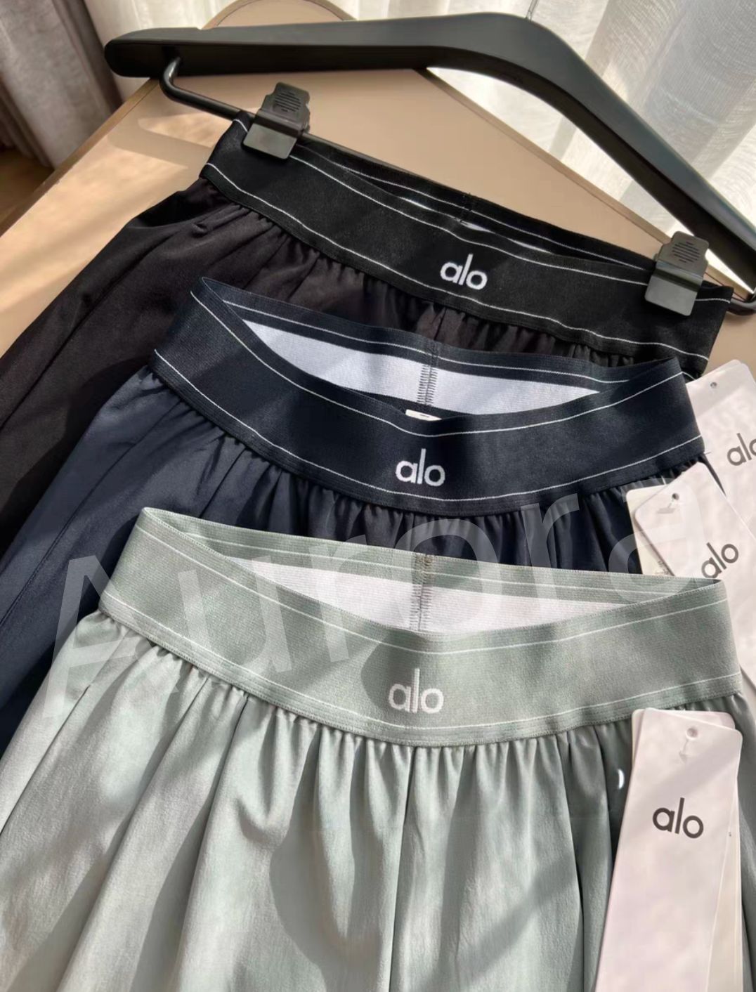 Alo Yoga パンツ ボトム トラウザー アローヨガ (ALO Yoga
