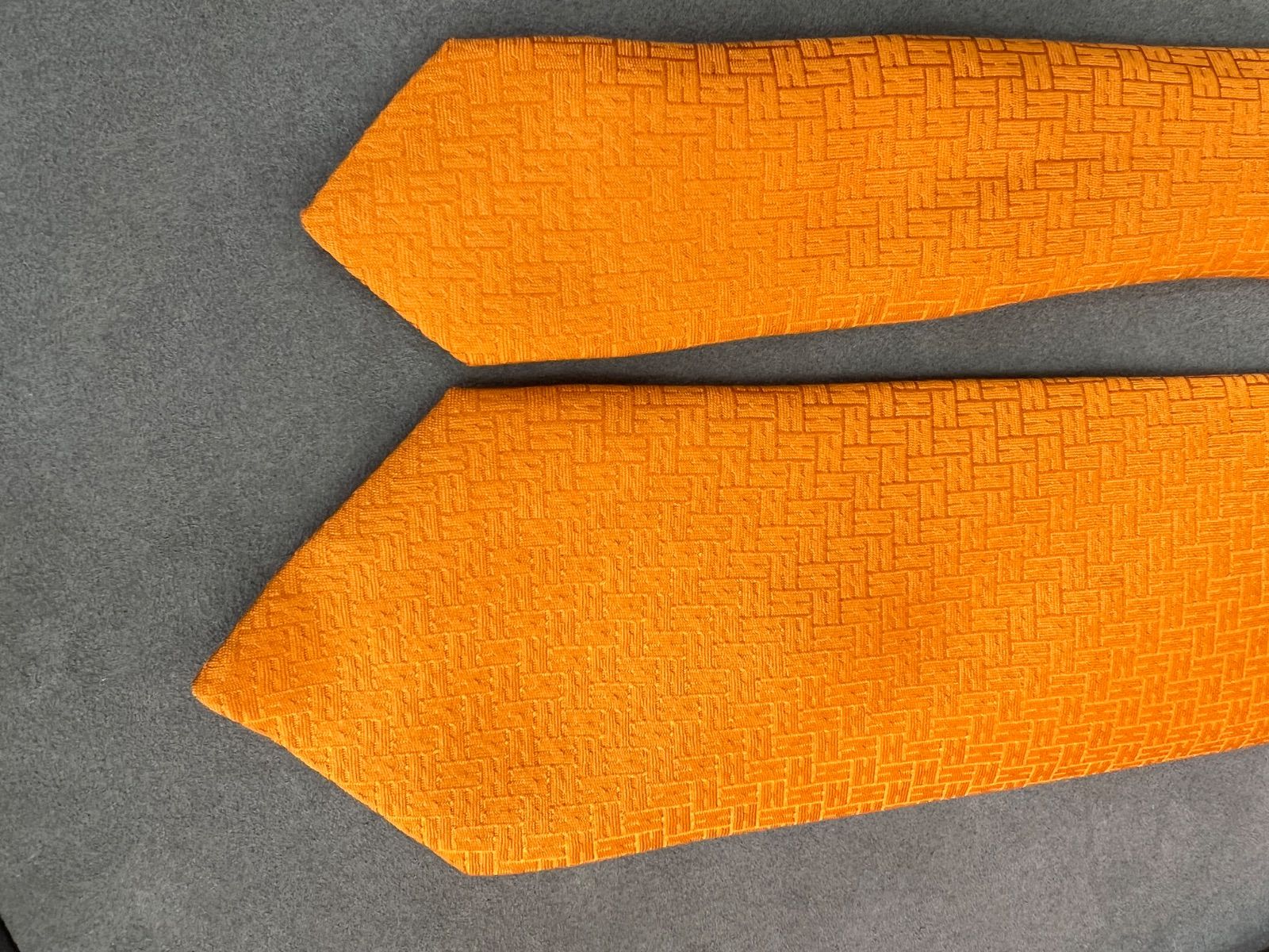 【未使用】HERMES エルメス　ネクタイ　ファソネ　H柄　光沢　オレンジ　無地 駅南やまご質店オンラインショップ / エルメス ネクタイ