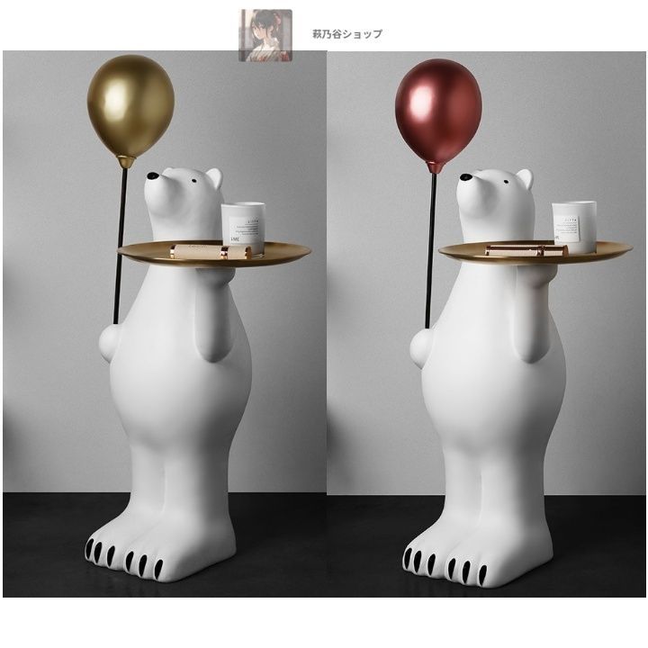 玄関 リビングルームに ホッキョクグマのオブジェ トレイ付き