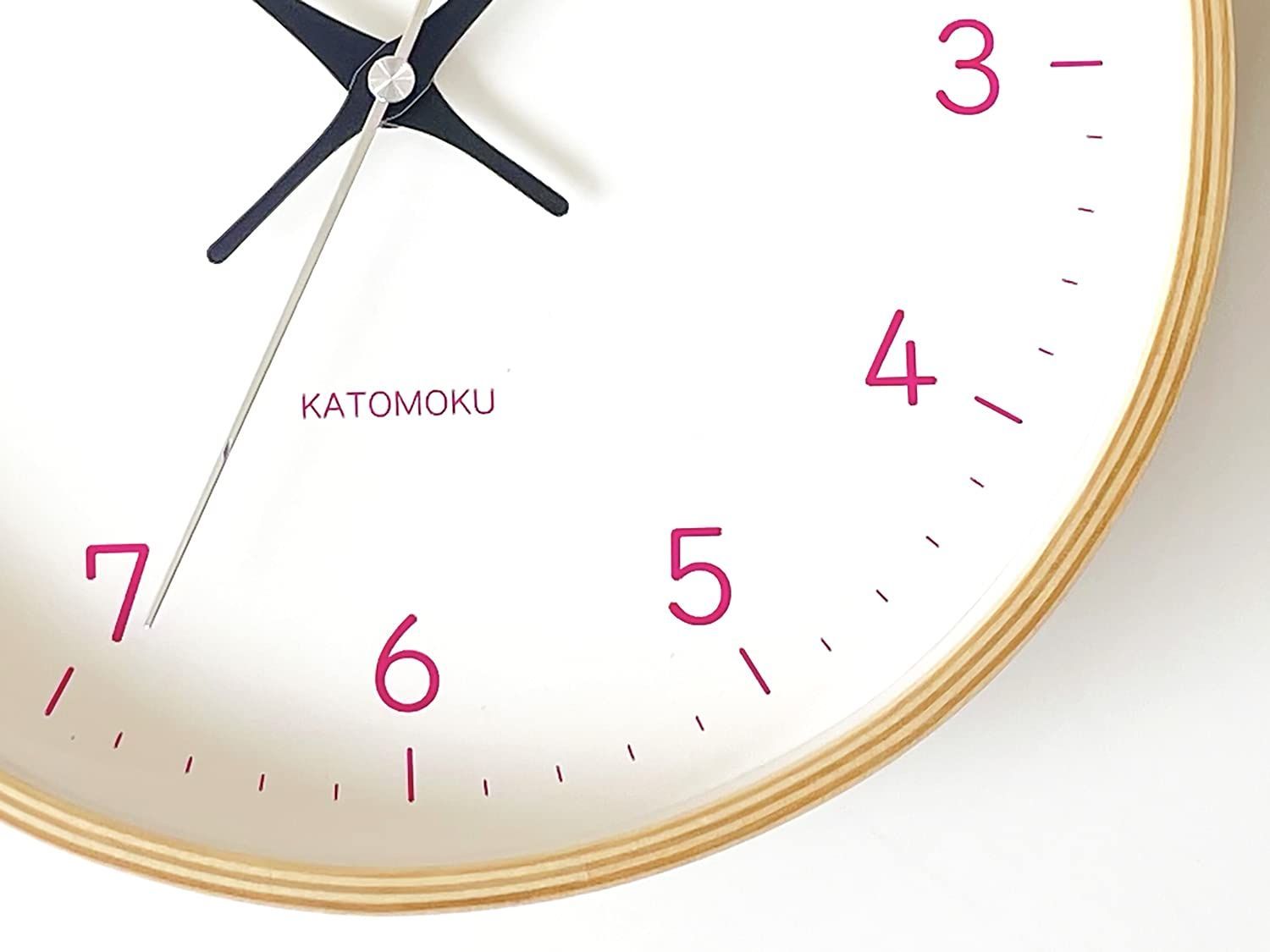 KATOMOKU plywood clock 22 電波時計 ピンク スイープ連続秒針 km