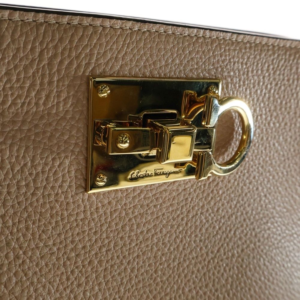 美品✨サルヴァトーレフェラガモ ブリーフケース ブラウン レザー ゴールド金具 71nUHKLKPvL._SY350_QL65_.jpg