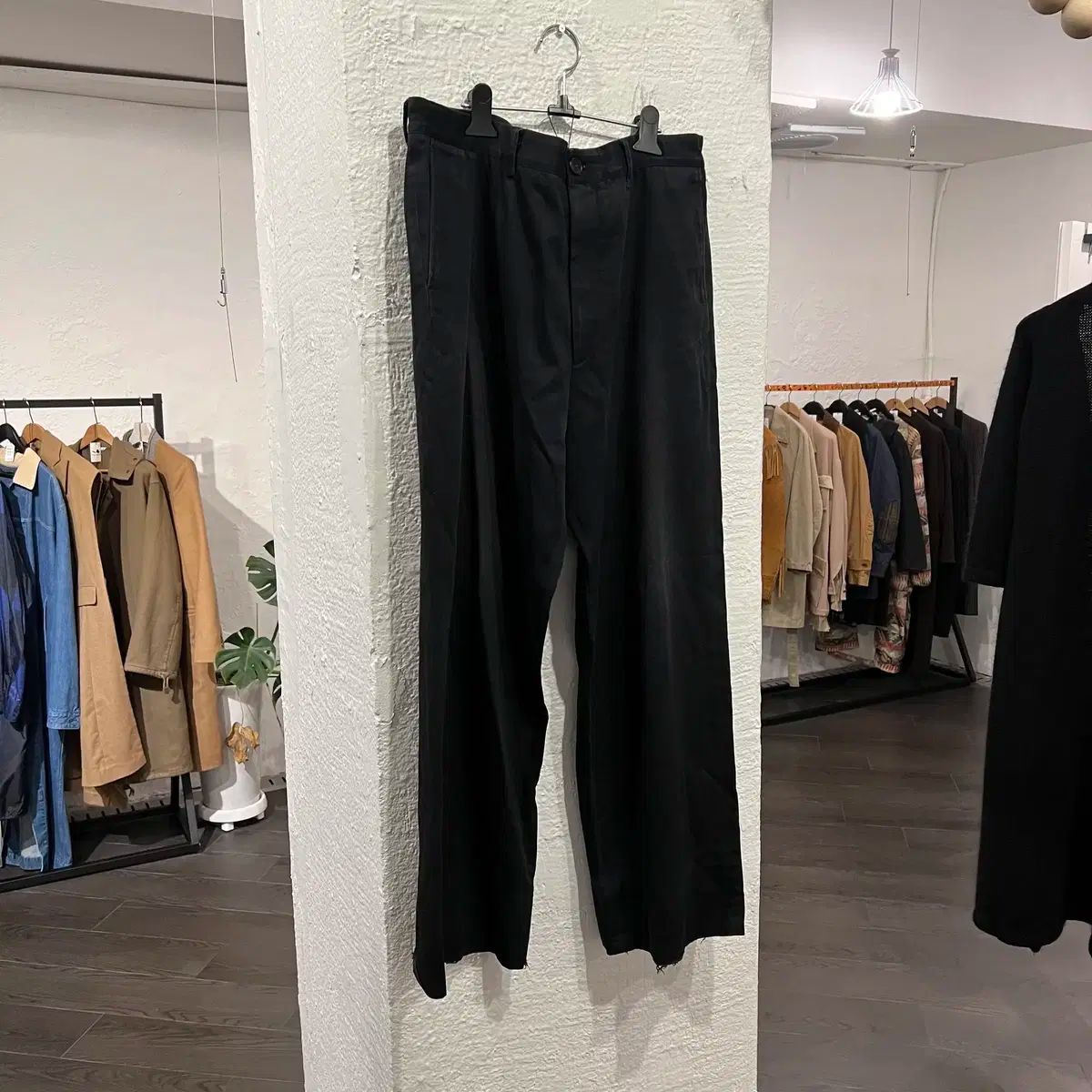 雷市場（ポンジャン）商品韓国直送】BALENCIAGA(バレンシアガ) 18ss オーバーサイズ チノ パンツ - メルカリ