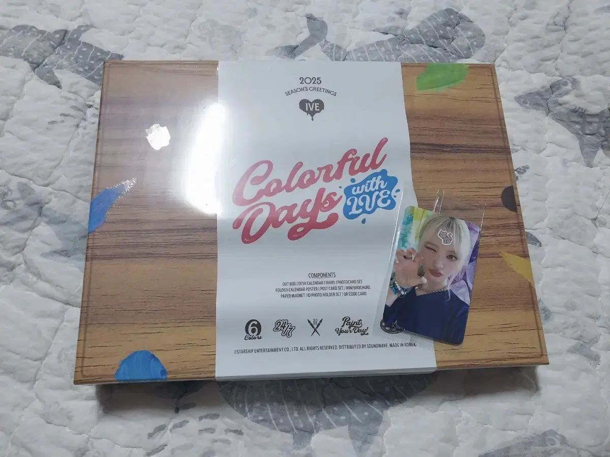 IVE シーグリ　2025 新品未開封　スタシ特典付き IVE 2025 SEASON'S GREETINGS [Colorful Days with IVE] : IVE
