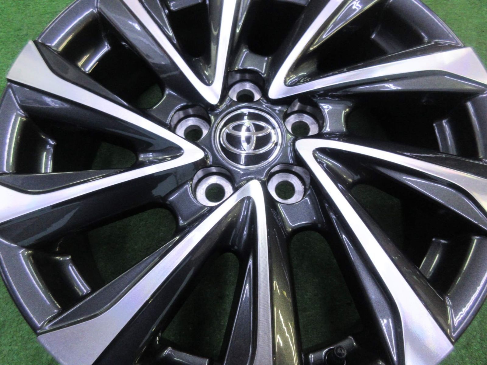 新車外しの為程度良好です♪