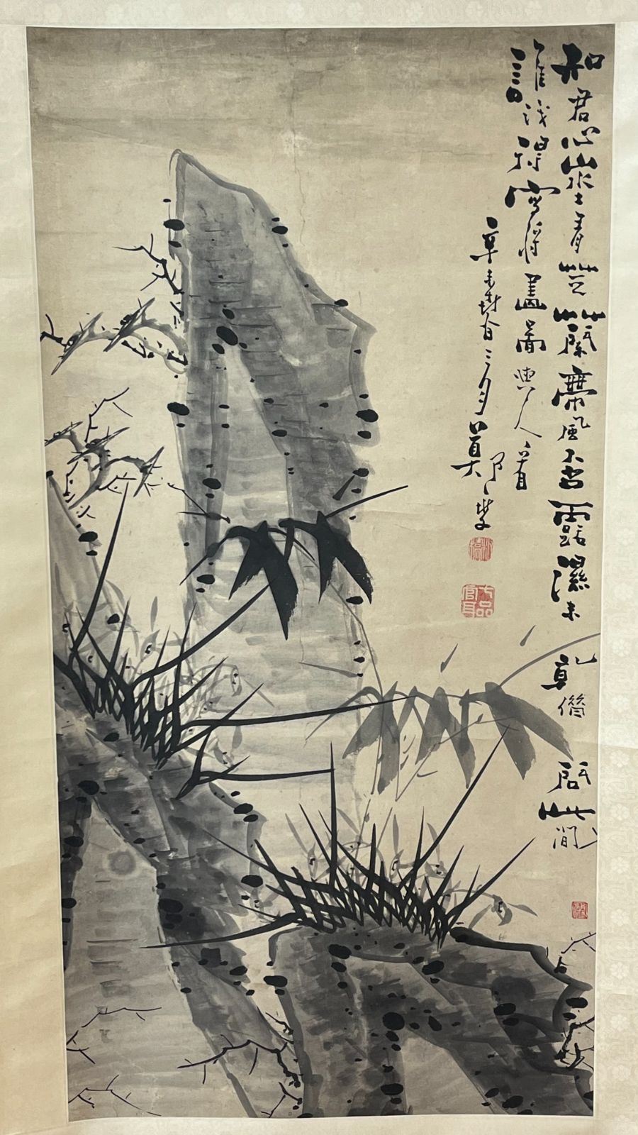 模写 竹石図 水墨画 鄭板橋 水墨紙本 立軸 款識 辛未春日三月 鄭燮 白文 七品官耳 中國古美術品 中国古画 旧蔵 書画 收藏 国画 時代物 本紙サイズ約70cm×53cm き