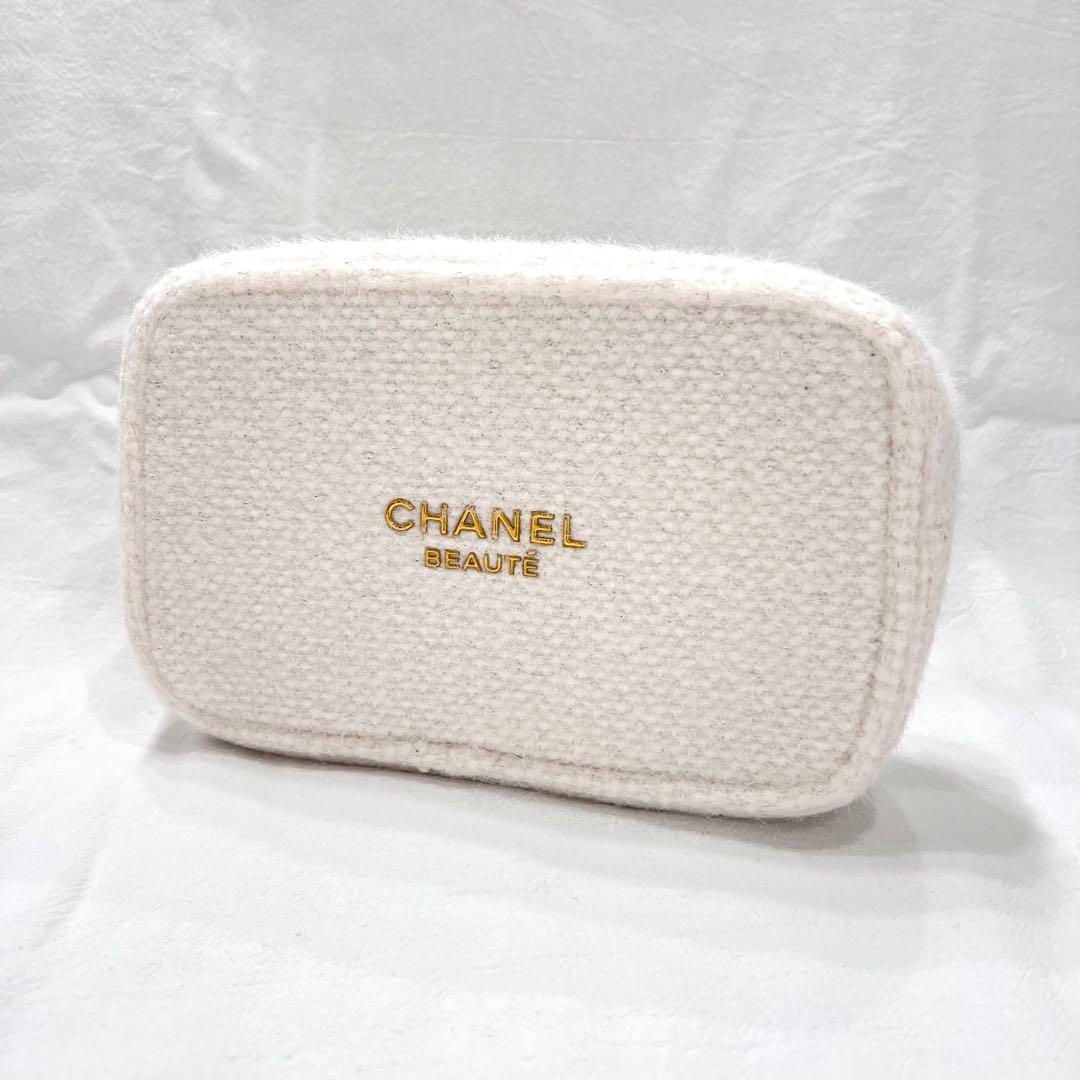 未使用品☆ CHANEL シャネル ポーチ ホリデーイベント 未使用品☆ CHANEL シャネル ポーチ ホリデーイベント