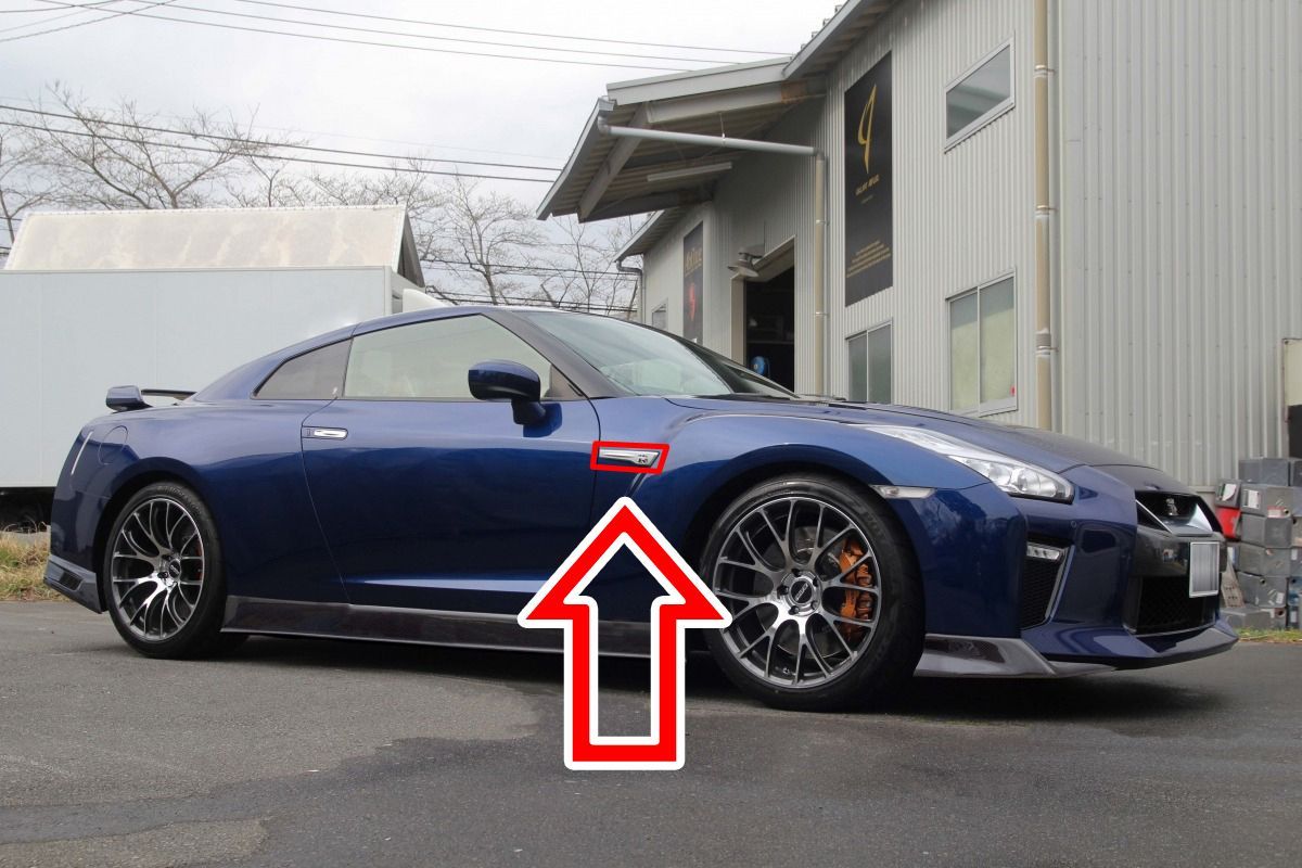 新品 日産純正 R35 GT-R GTR サイドエンブレム フロントフェンダー  