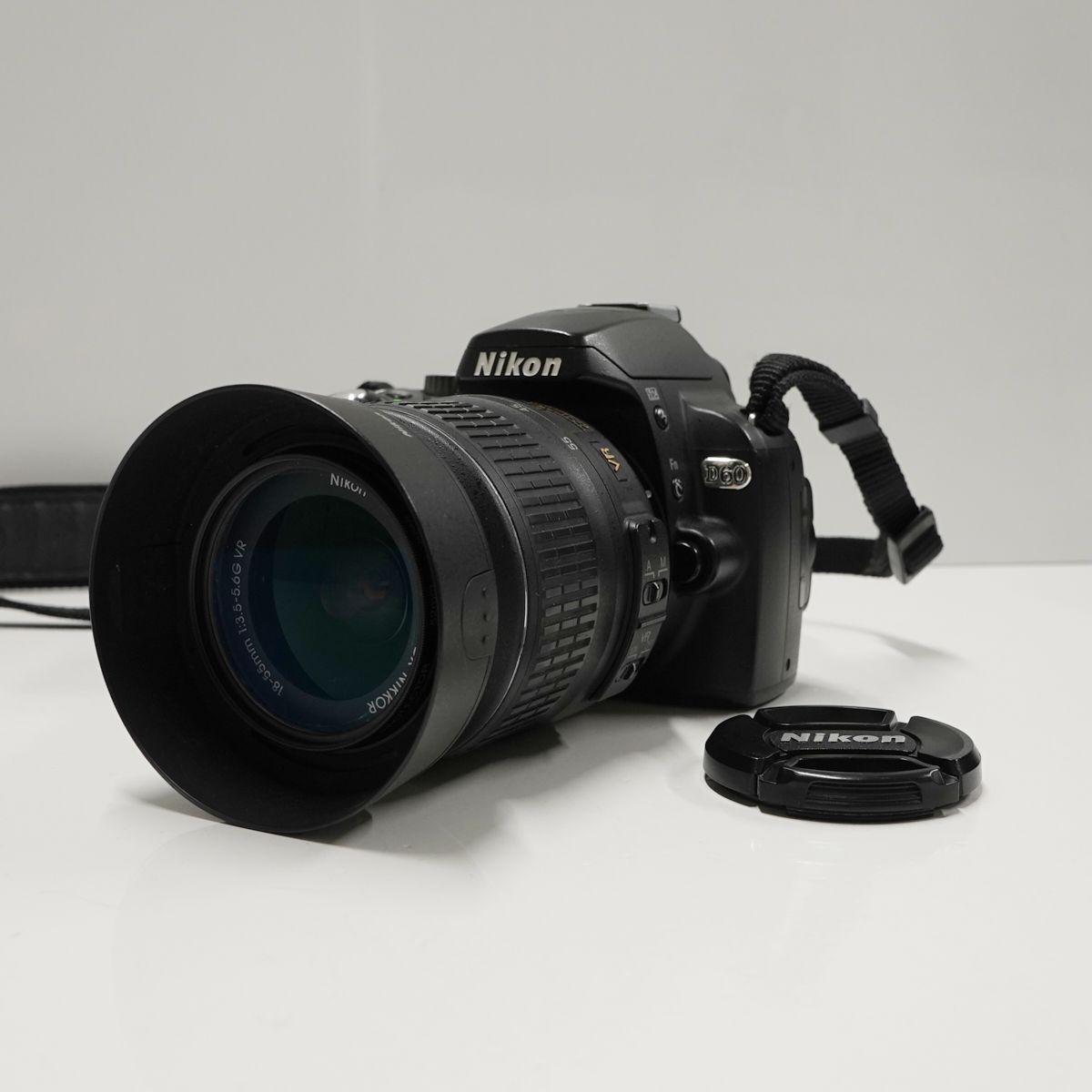 Nikon D60＋AF-S DX NIKKOR 18-55mm f/3.5-5.6G VR USED超美品