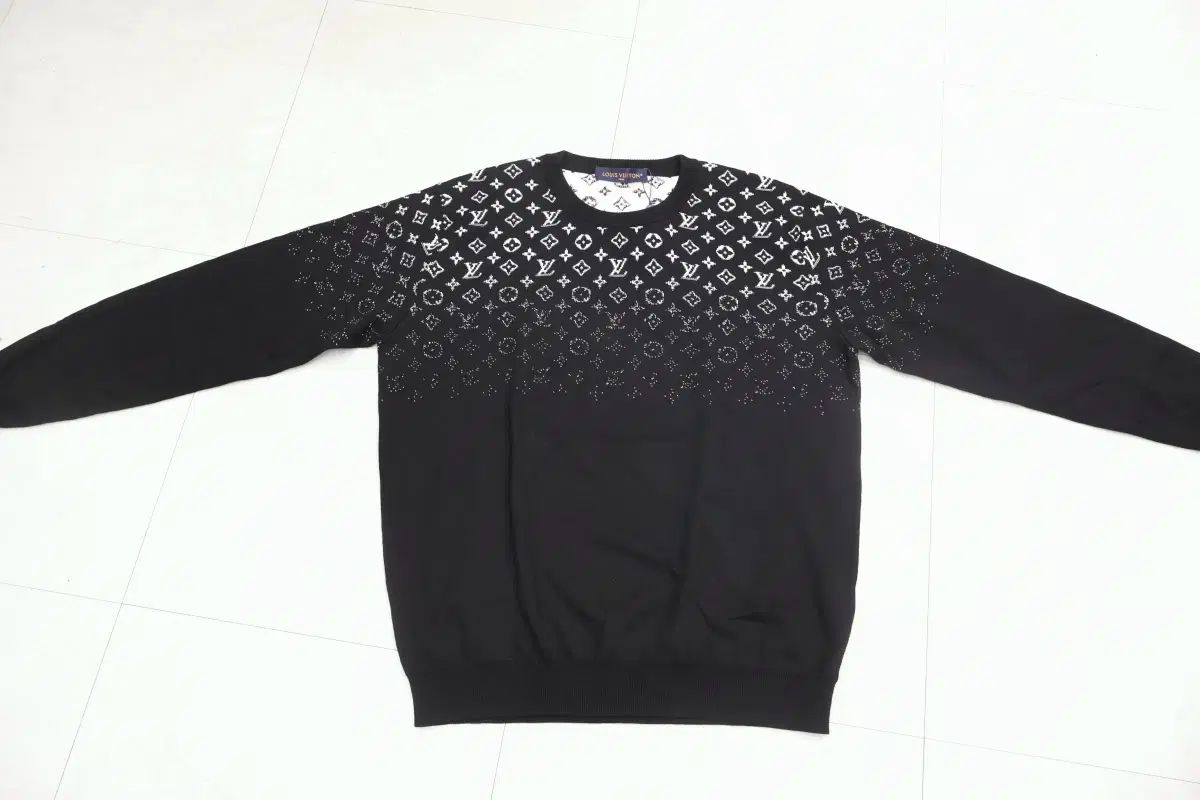 Louis Vuitton ルイヴィトン モノグラム グラデーション コットン クルーネック 1AFAQ1 サイズ 4L 百貨店