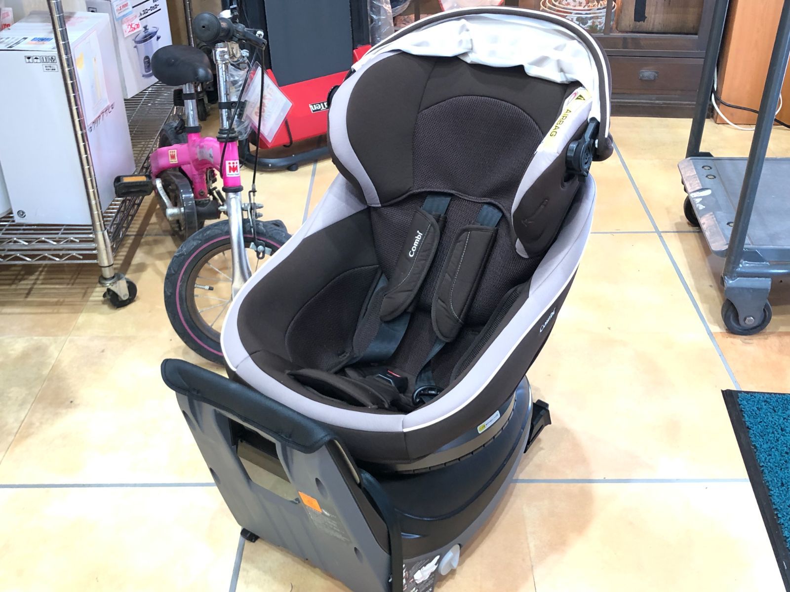 値下げ 美品 コンビ クルムーヴ スマート ISOFIX EG JJ-600 クルムーヴ スマート ISOFIX エッグショック JJ-600 ネイビー