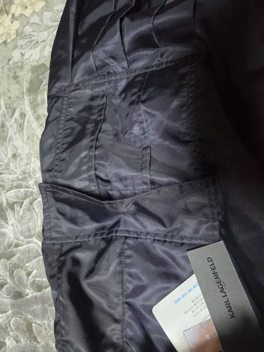 Karl Lagerfeld カールラガーフェルド おしゃれスカート