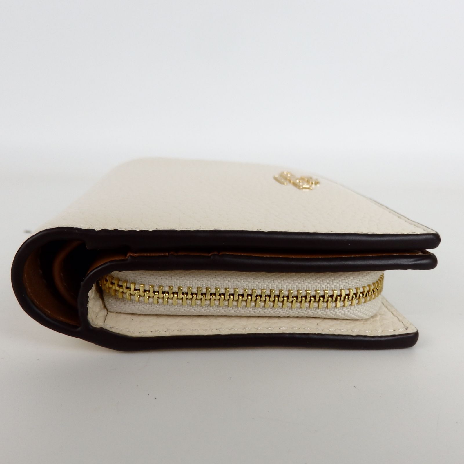 ロゴ入り 二つ折り財布