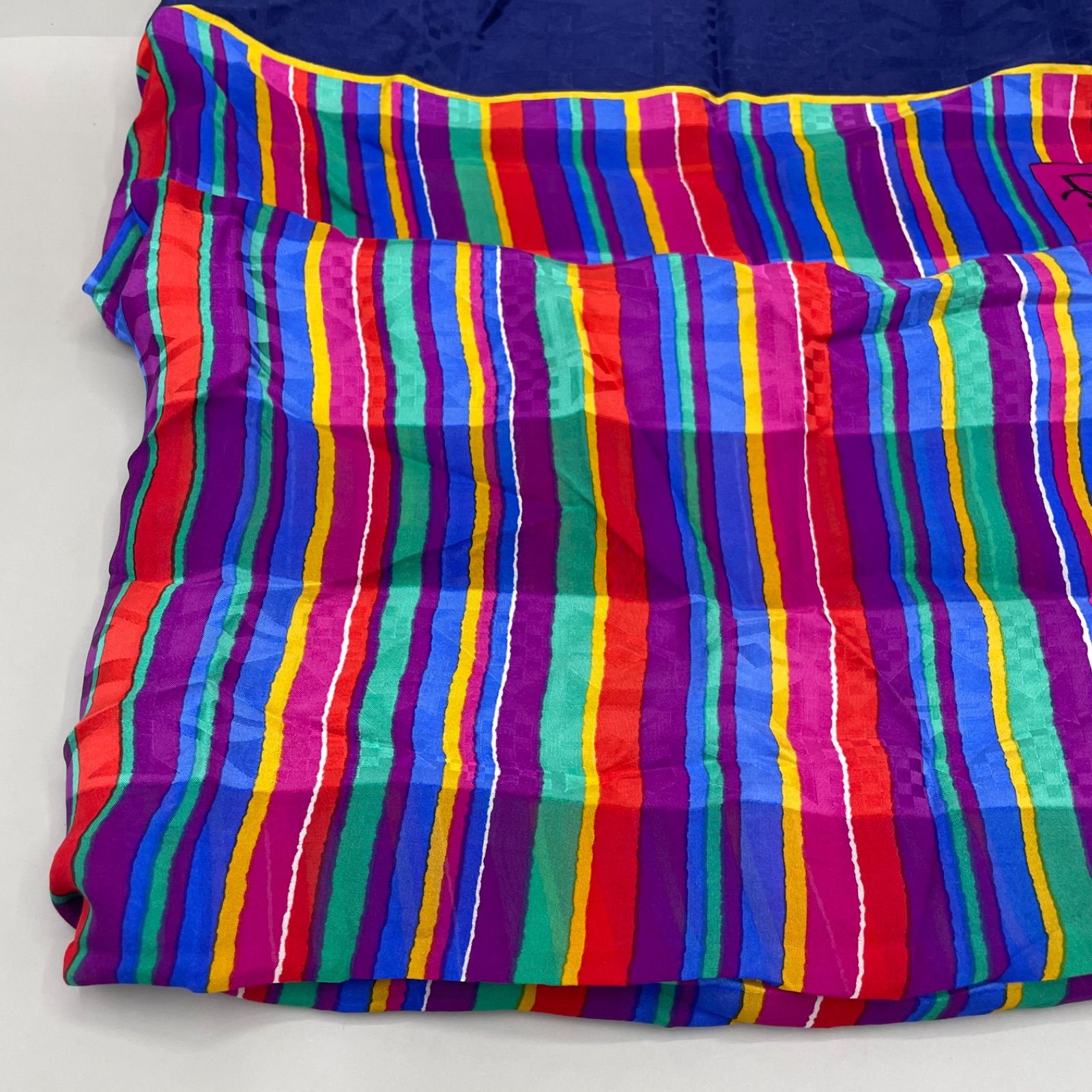 極美品 Yves Saint Laurent イヴサンローラン YSL 大判スカーフ