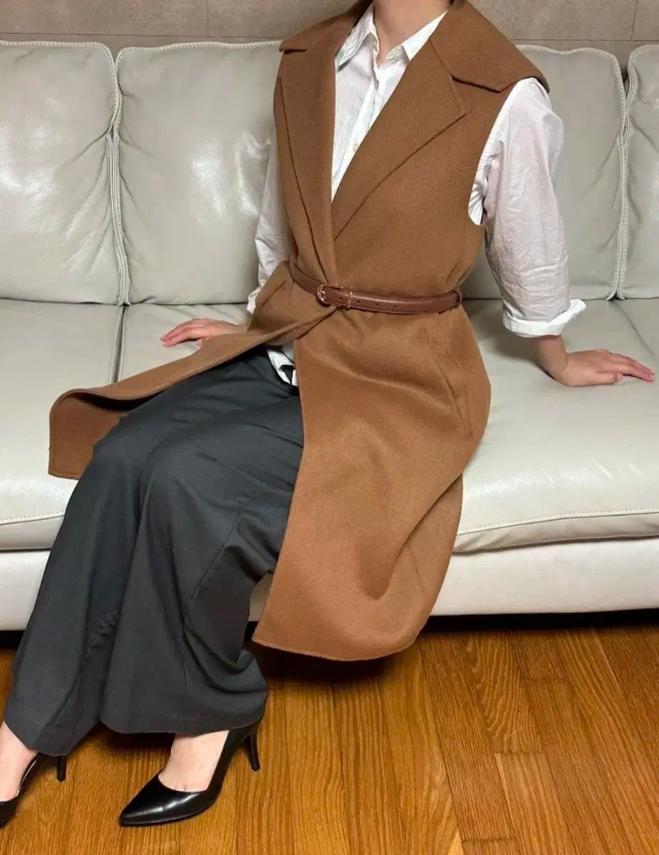 By THE IZZAT ロング ベスト キャメル ザアイザット