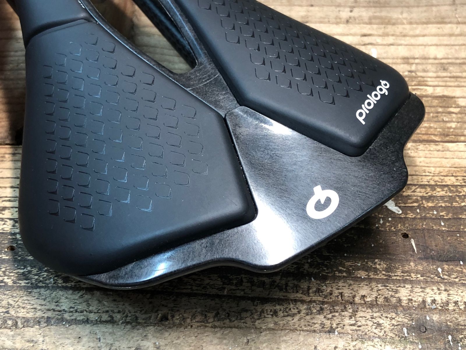 IZ103 プロロゴ Prologo スクラッチ SCRATCH M5 PAS NACK サドル