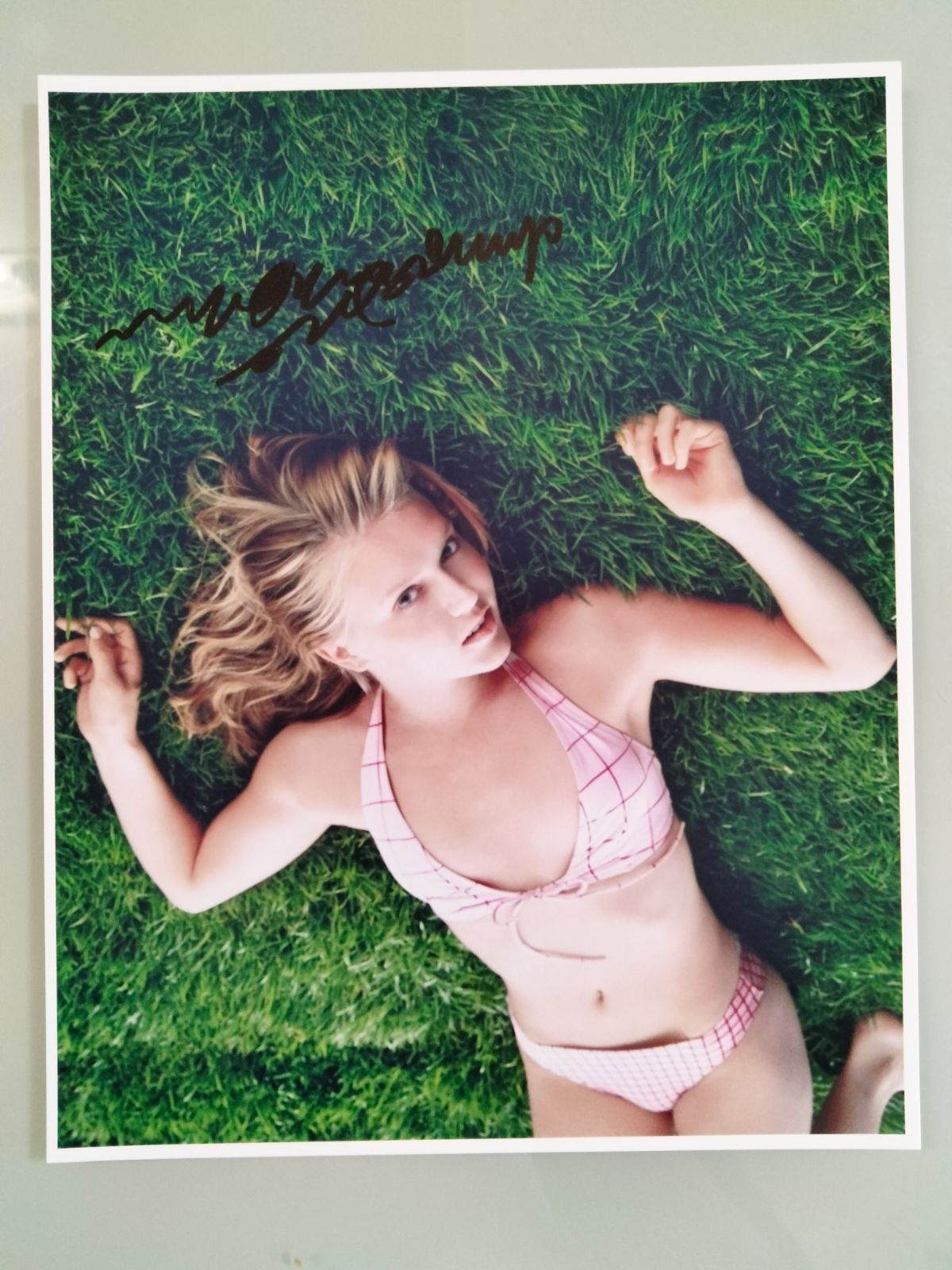 ドミニク・スウェイン直筆サイン入り超大型写真‥Dominique Swain ドミニク・スウェイン直筆サイン入り超大型写真‥Dominique Swain