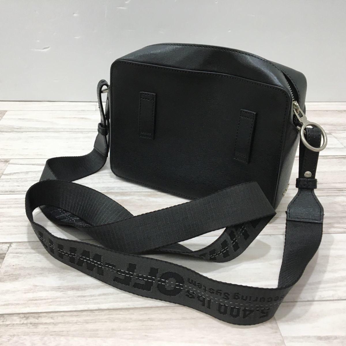 OFF-WHITE オフホワイト SCULPTURE CAMERA BAG レザー ベルトバッグ ...