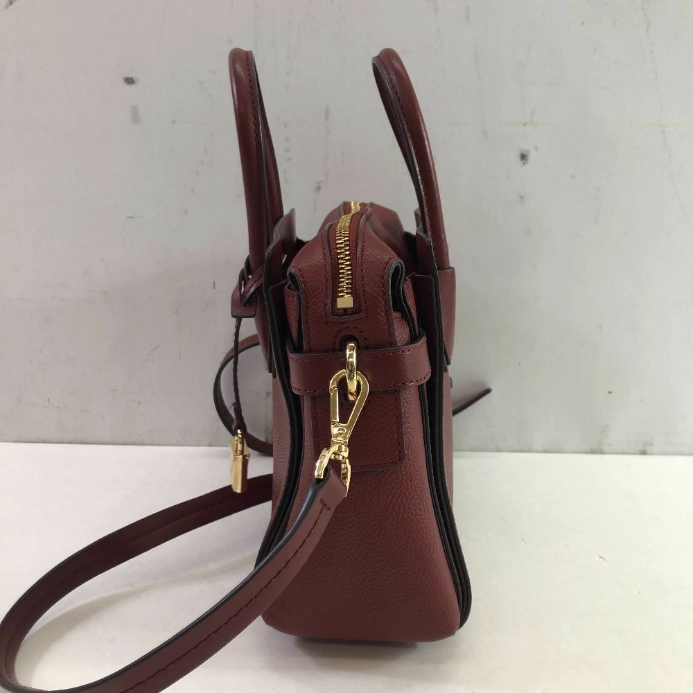 レッド ショルダー