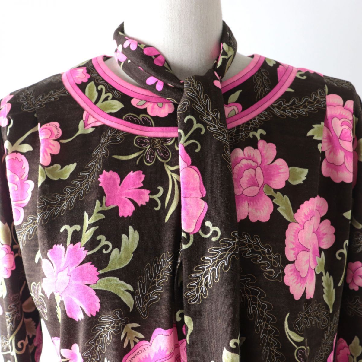 極美品☆正規品 レオナール ファッション 棒タイ付き 花柄 シルク混