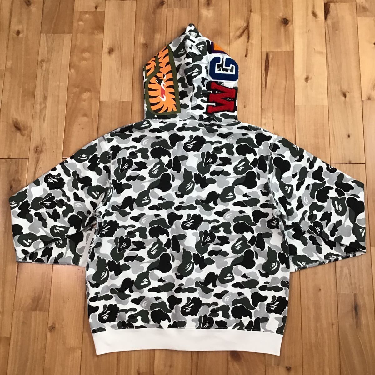 BAPE 京都限定 カラーカモ シャークパーカー - メルカリ