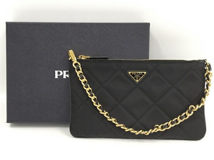 PRADA チェーンポーチ