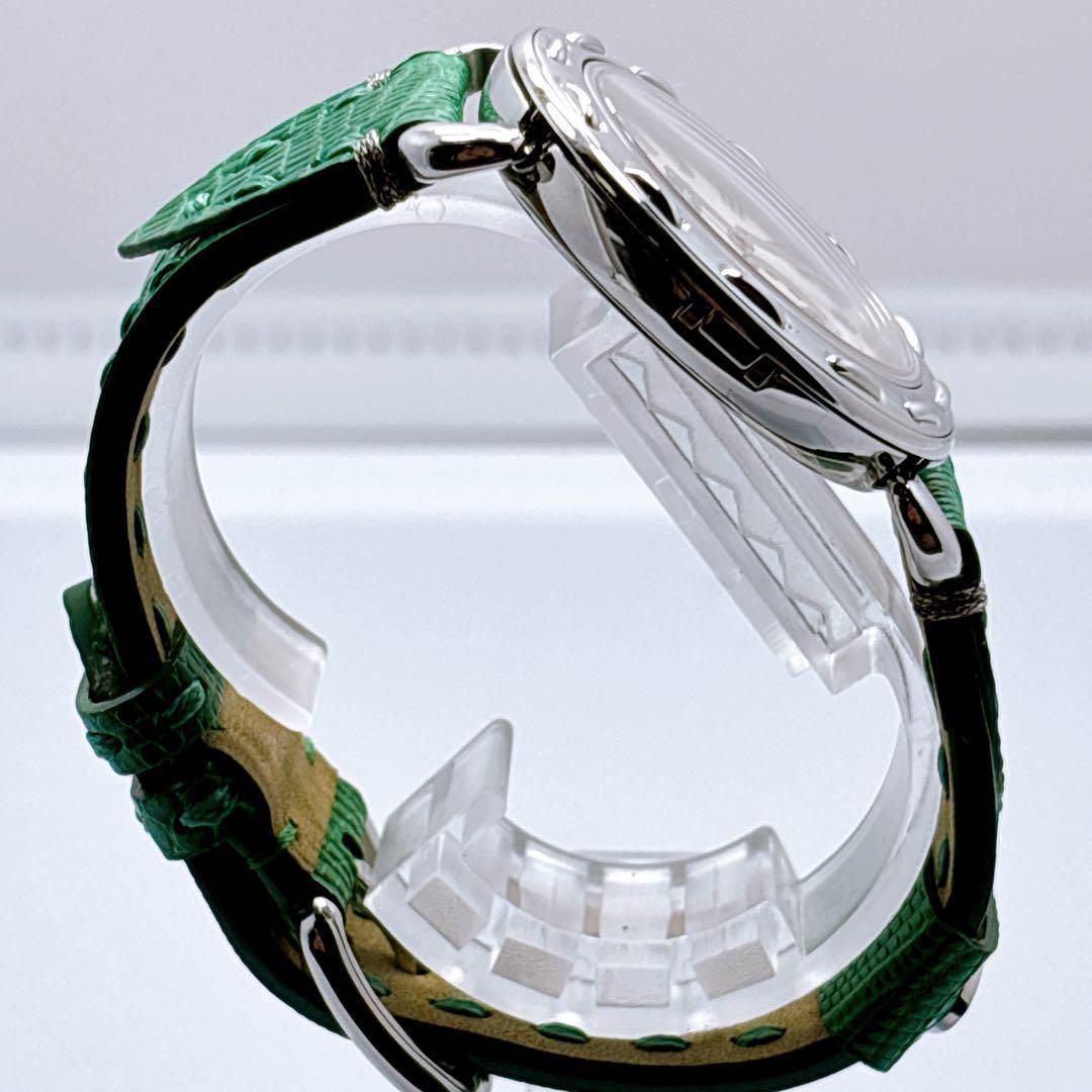 397フェンディ 8100 M セレリア シェル スモセコ ラウンド 腕時計