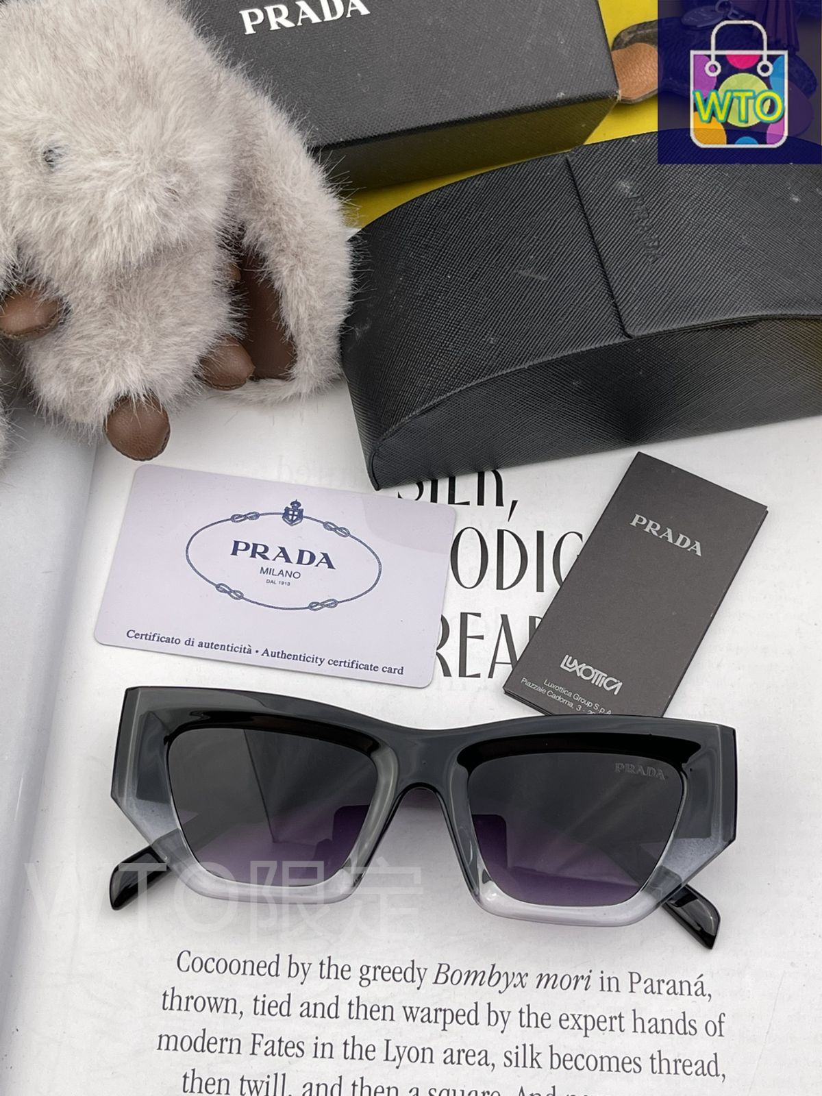 PRADA ブラック サングラス ラウンドフレーム 2025年最新】PRADA フレーム形：ラウンド/丸メガネ メンズ