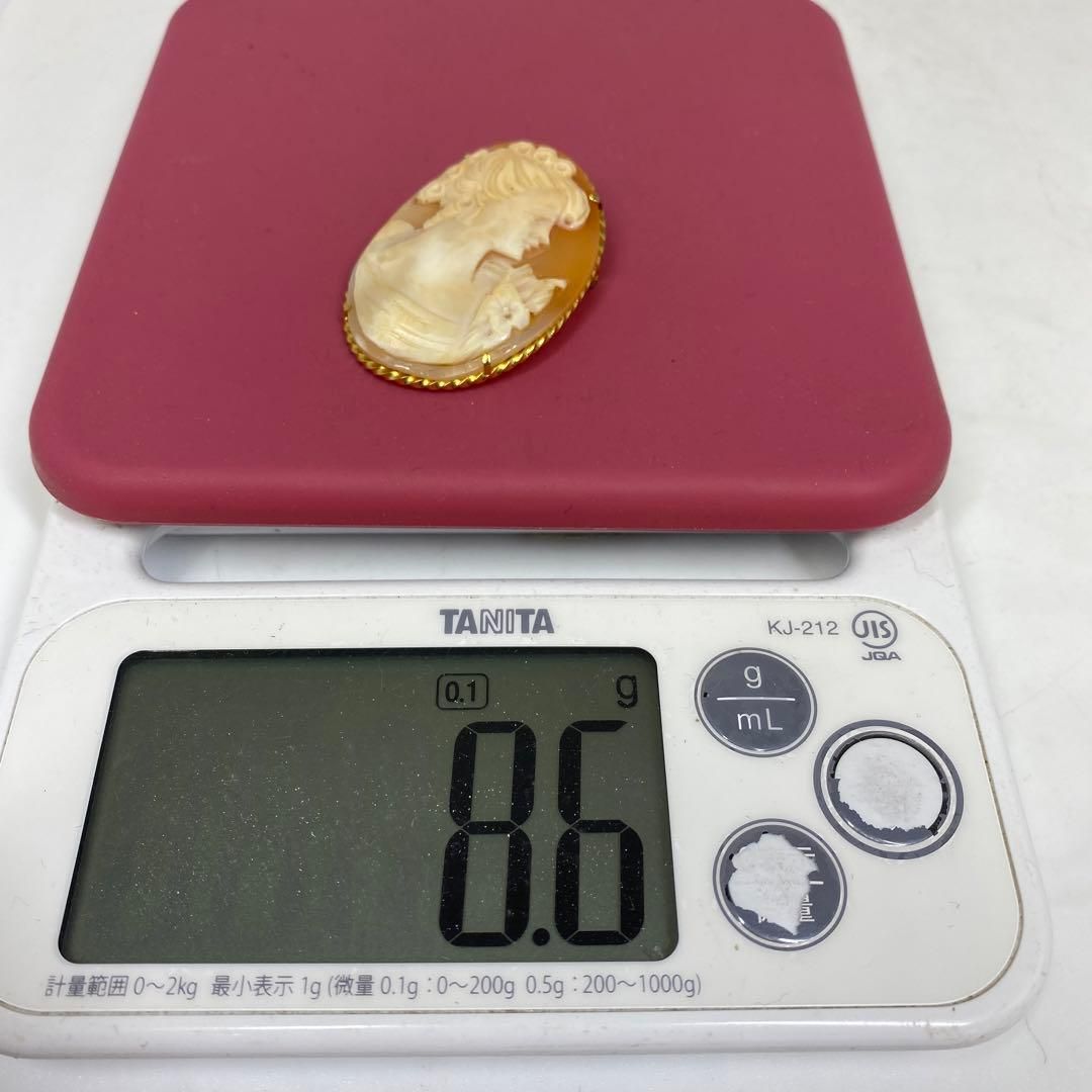 上金金具ブローチ