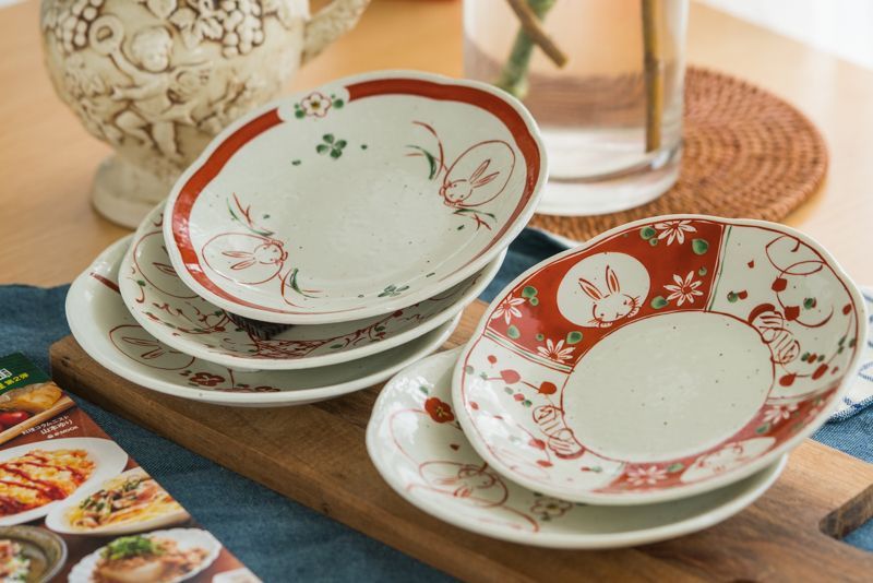 美濃焼 日本製 赤絵花うさぎ中皿揃 お菓子デザート 結婚祝い 贈り物