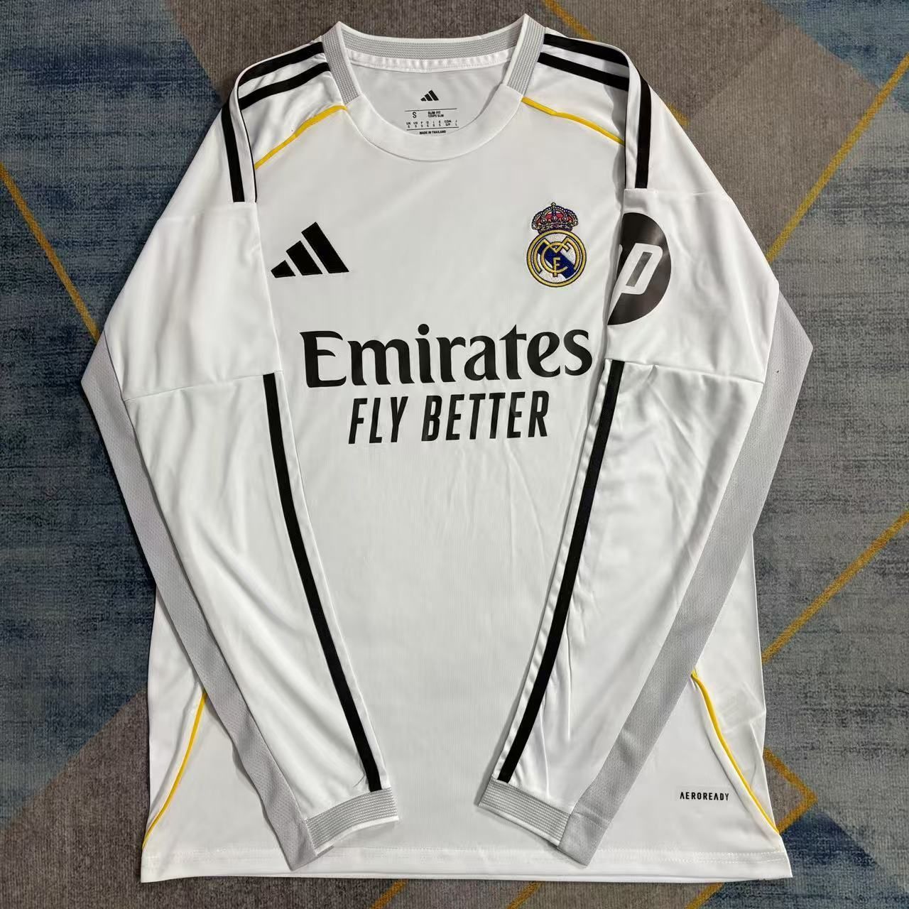 レアル・マドリードユニホーム（L）長袖 adidas tシャツ レアル・マドリード 25/26 長袖ホーム