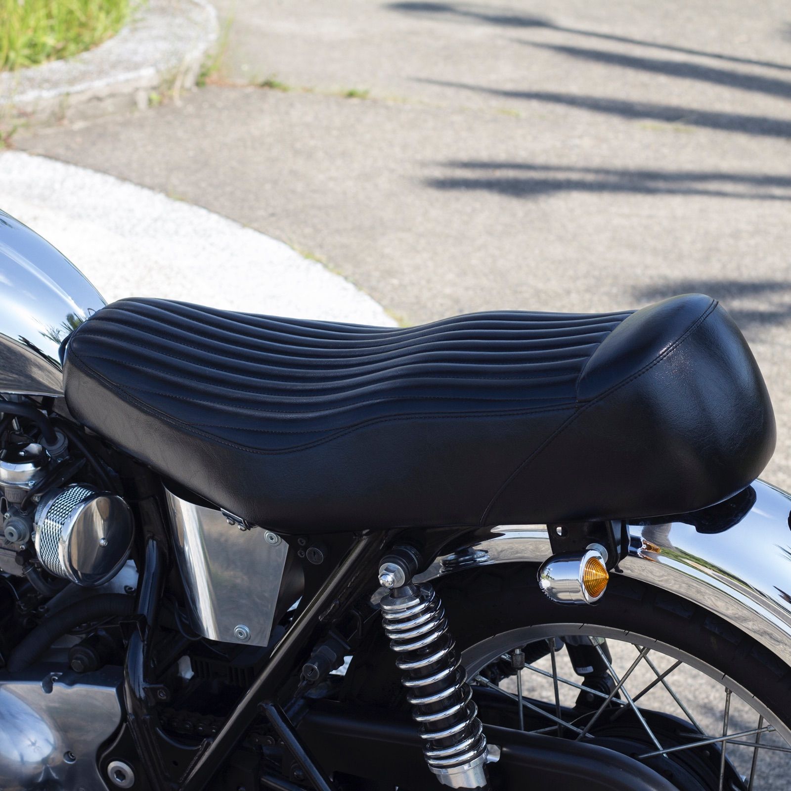 W650/400/800用 薄型ベーツタイプ TTシート MOTOR ROCK (MR