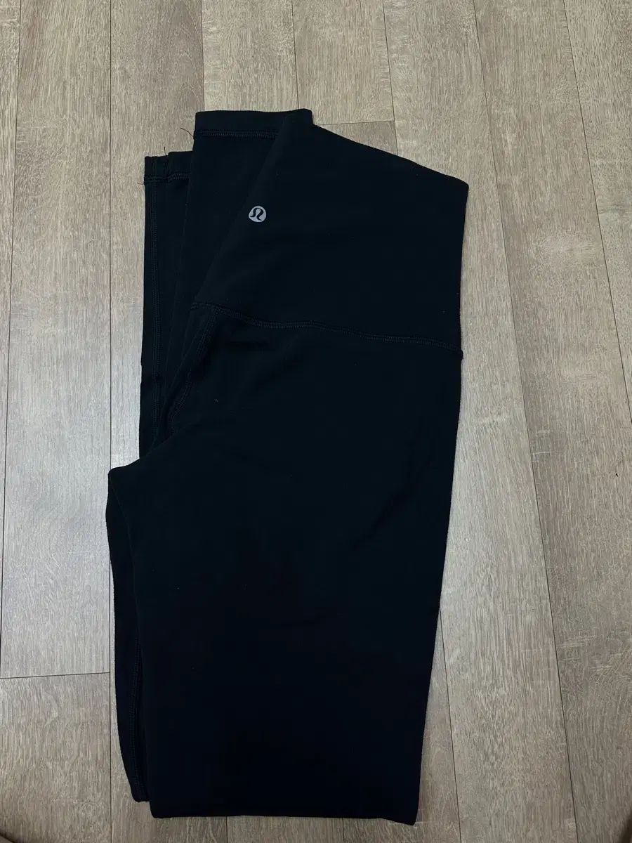lululemon ルルレモン 位置合わせ SHR パンツ 28 インチ 6 サイズ
