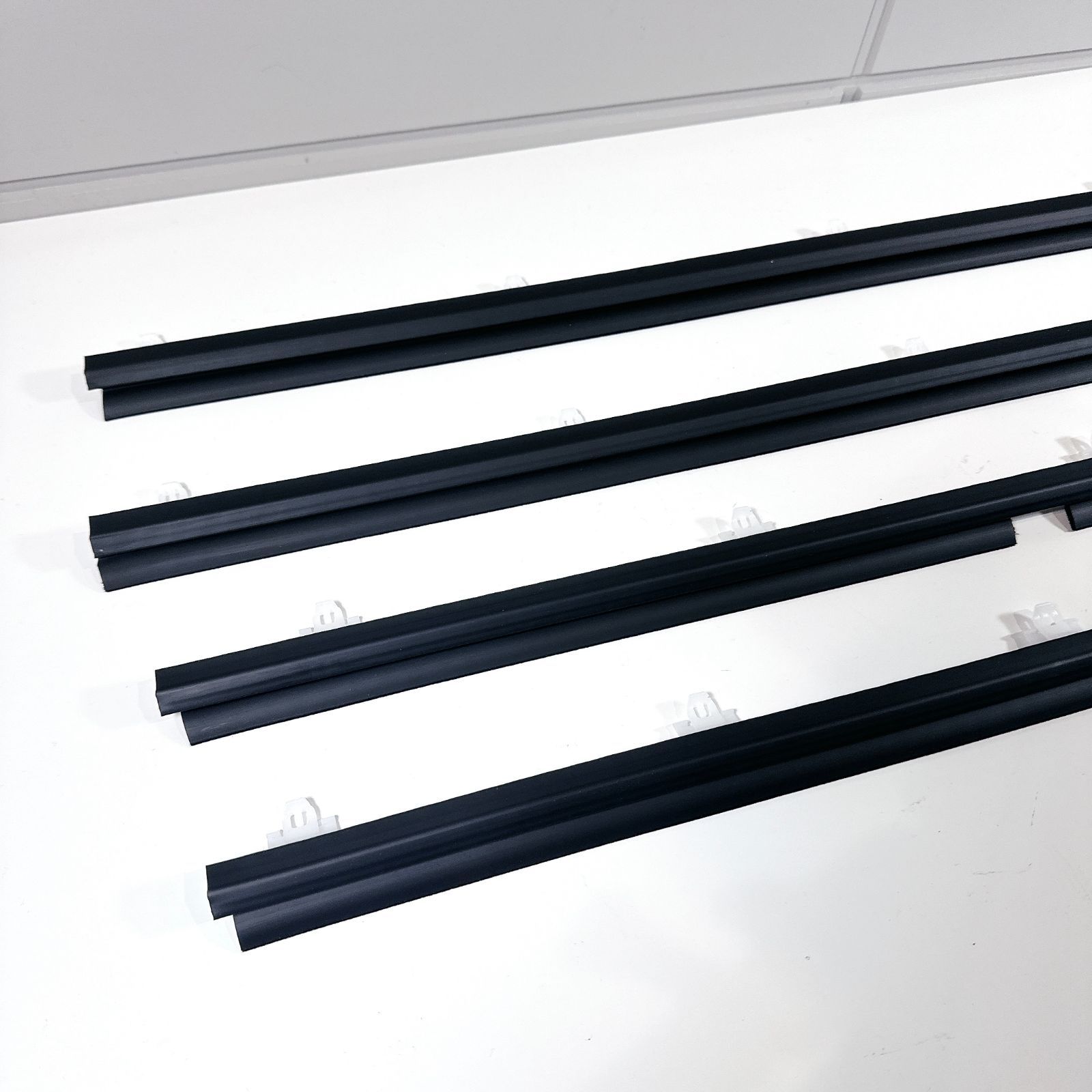 ランドクルーザー60(HJ61V) 中古ウエザーストリップセット