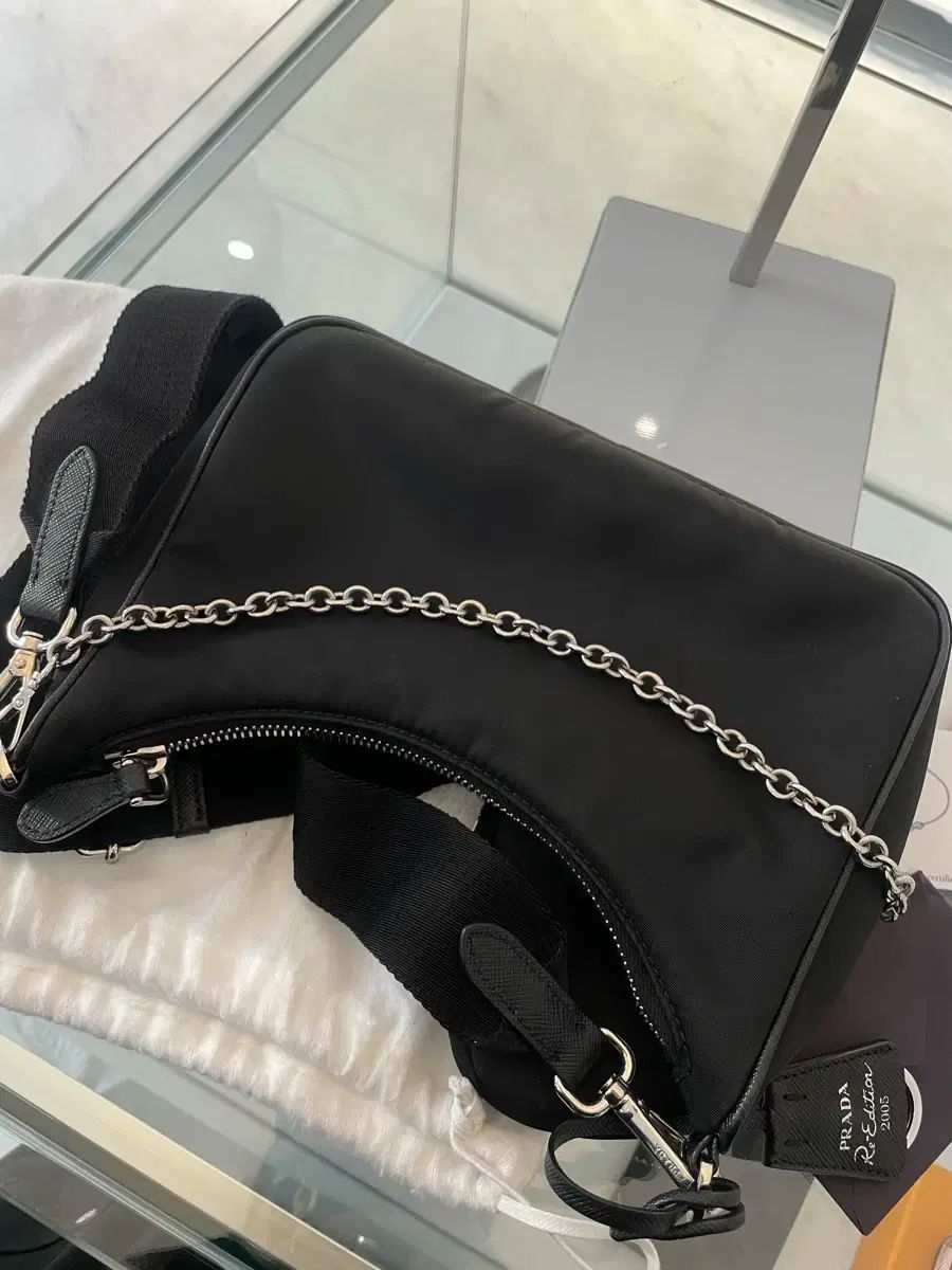 PRADA プラダ