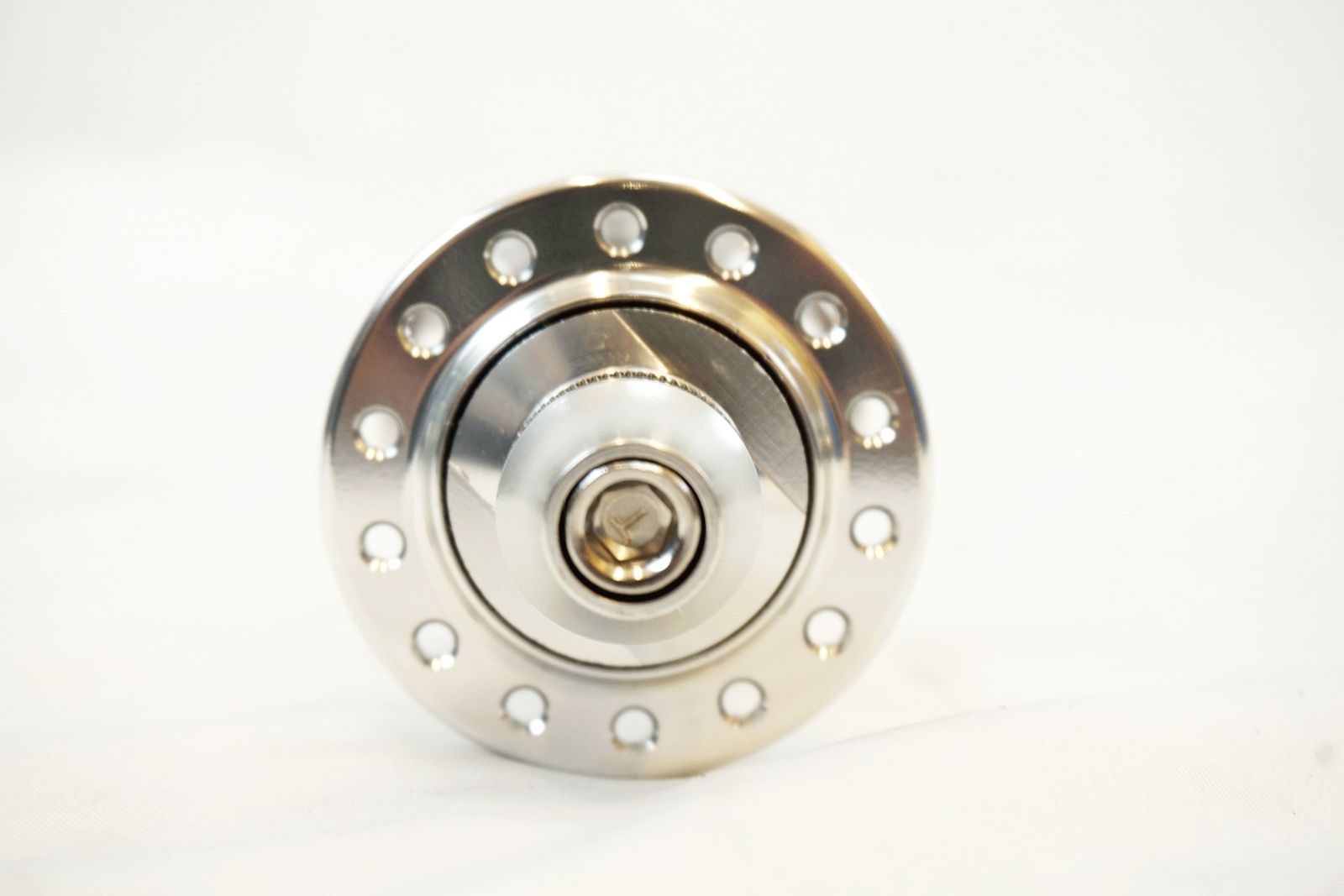 ALEXMOULTONアレックスモールトン用のフロントハブ　28穴 ALEXMOULTONアレックスモールトン用のフロントハブ 28穴 パーツ