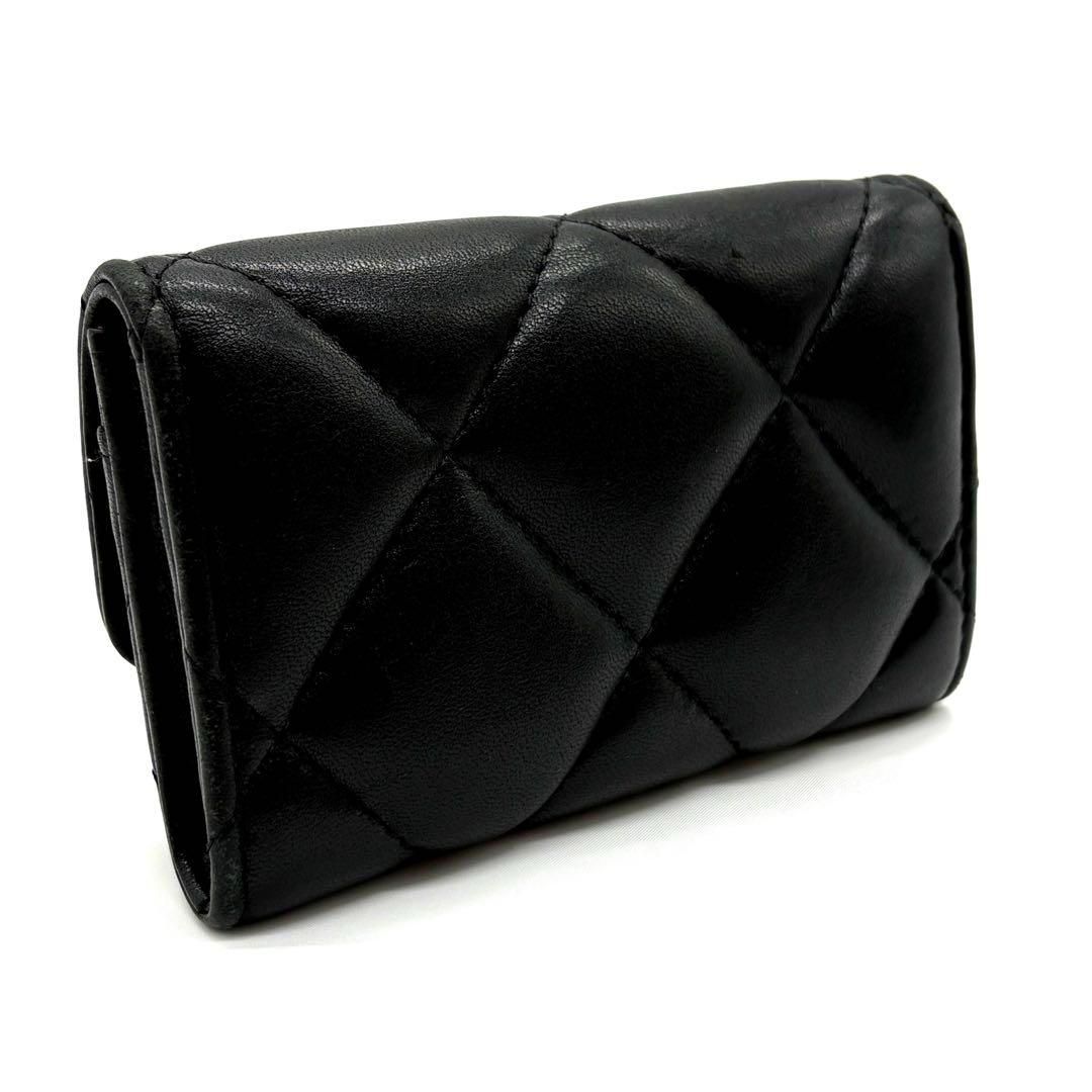 完売モデル！正規品 CHANEL シャネル 19 マトラッセ 小銭入れ