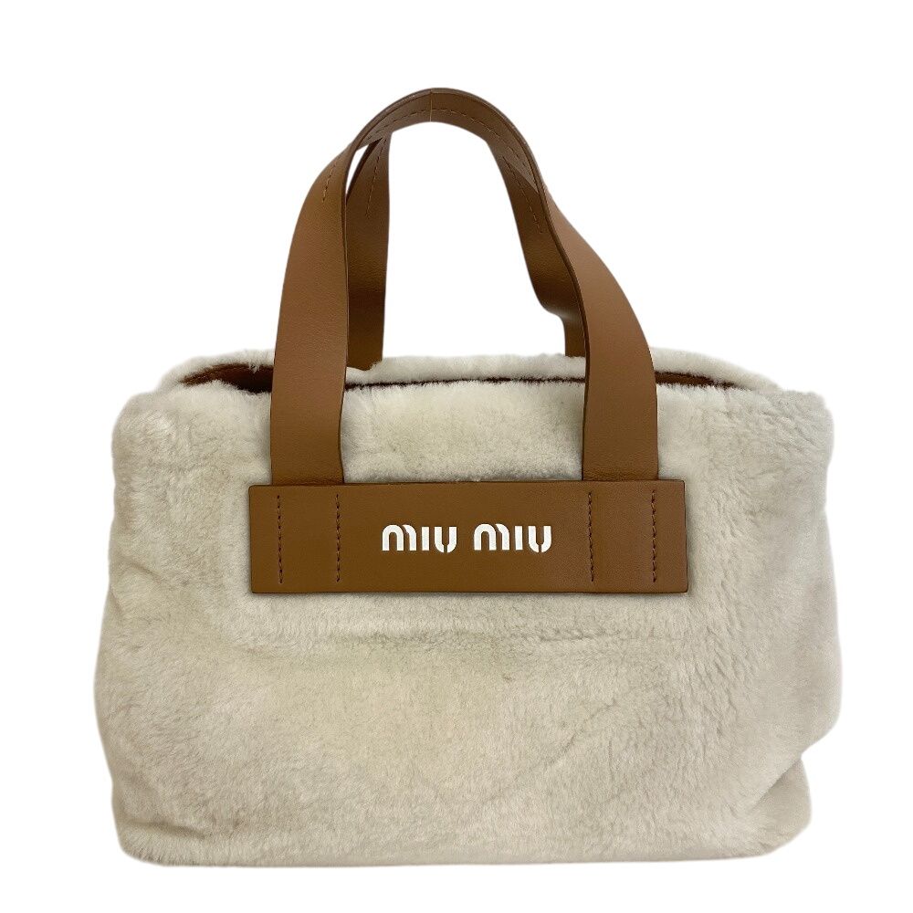 ミュウミュウ　激カワ！白　ファーバッグ！ 国内即発 MIUMIU ファーバケットふわもこ 壮絶キュート 冬バッグ