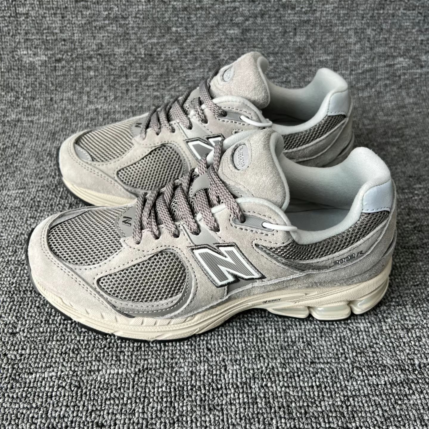 レディース New Balance 2002RC グレー スニーカー