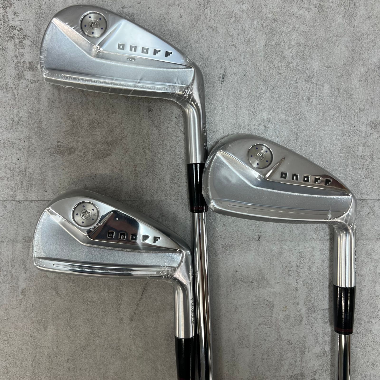 シュリンク付き オノフ KURO メンズゴルフ アイアンセット 5本 S 右利き用 ONOFF