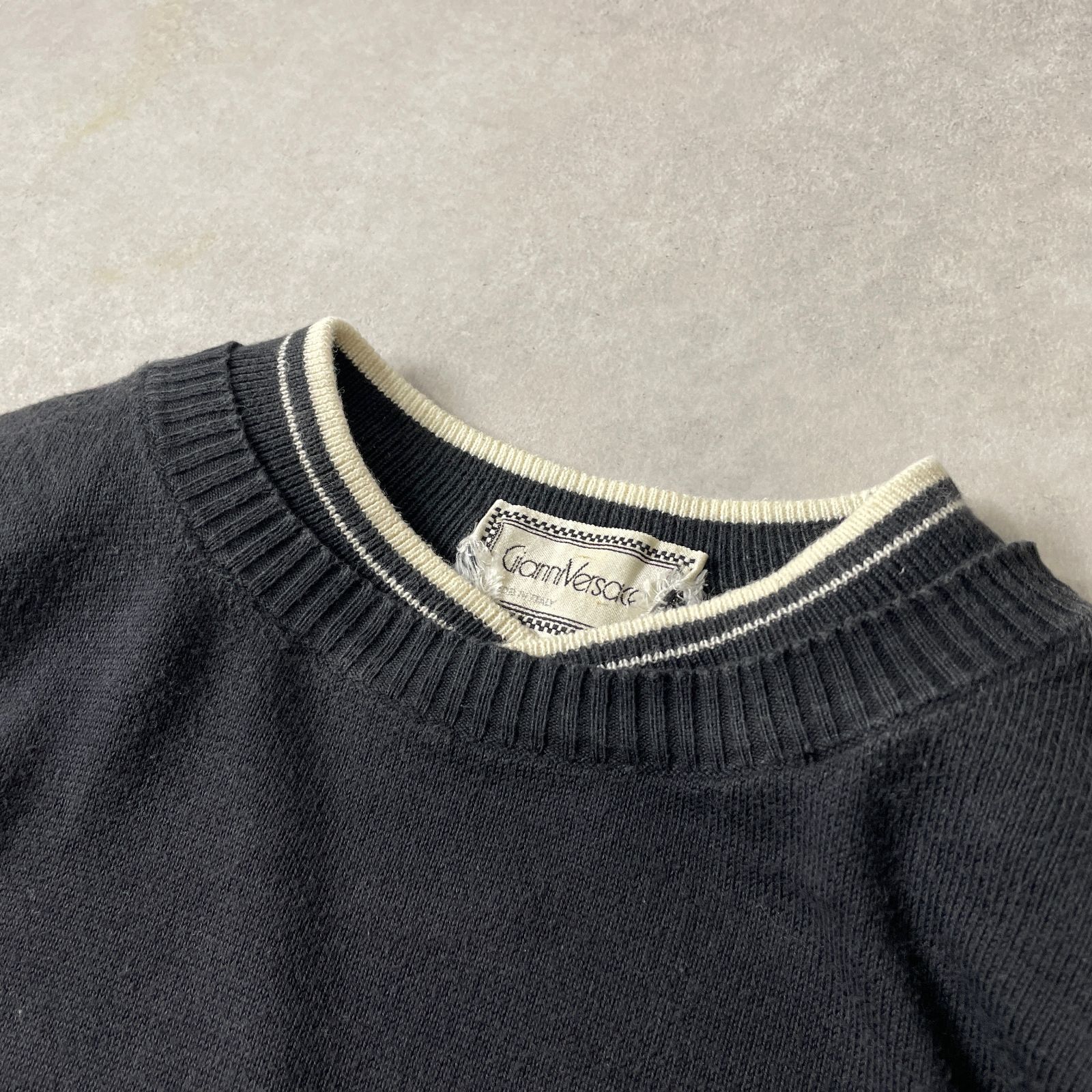 ITALY製 90s VERSACE コットンニット ビッグロゴ 黒 L C91 GIANNI
