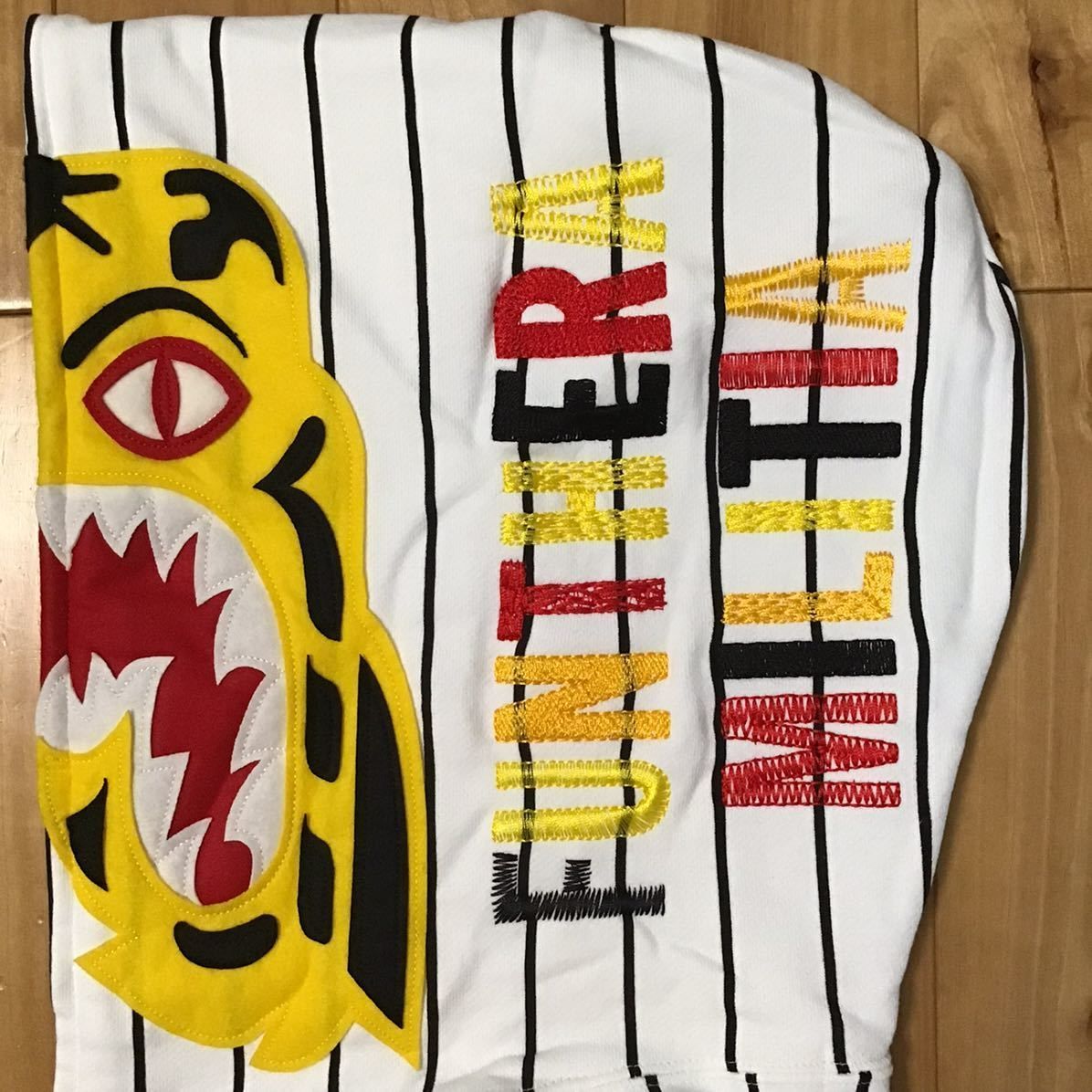 ☆新品☆ 阪急うめだ限定 阪神タイガース タイガー パーカー Mサイズ