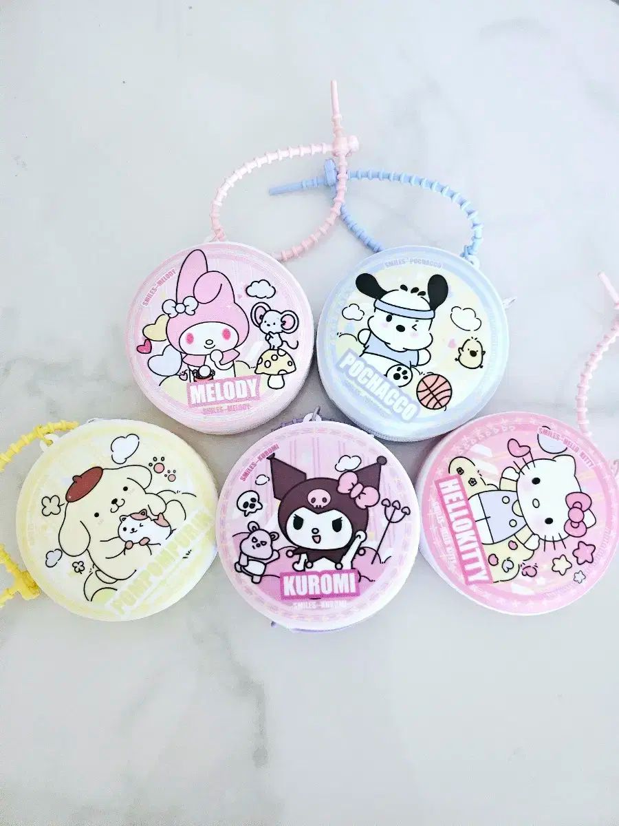 サンリオシリコンウォレットキーリング