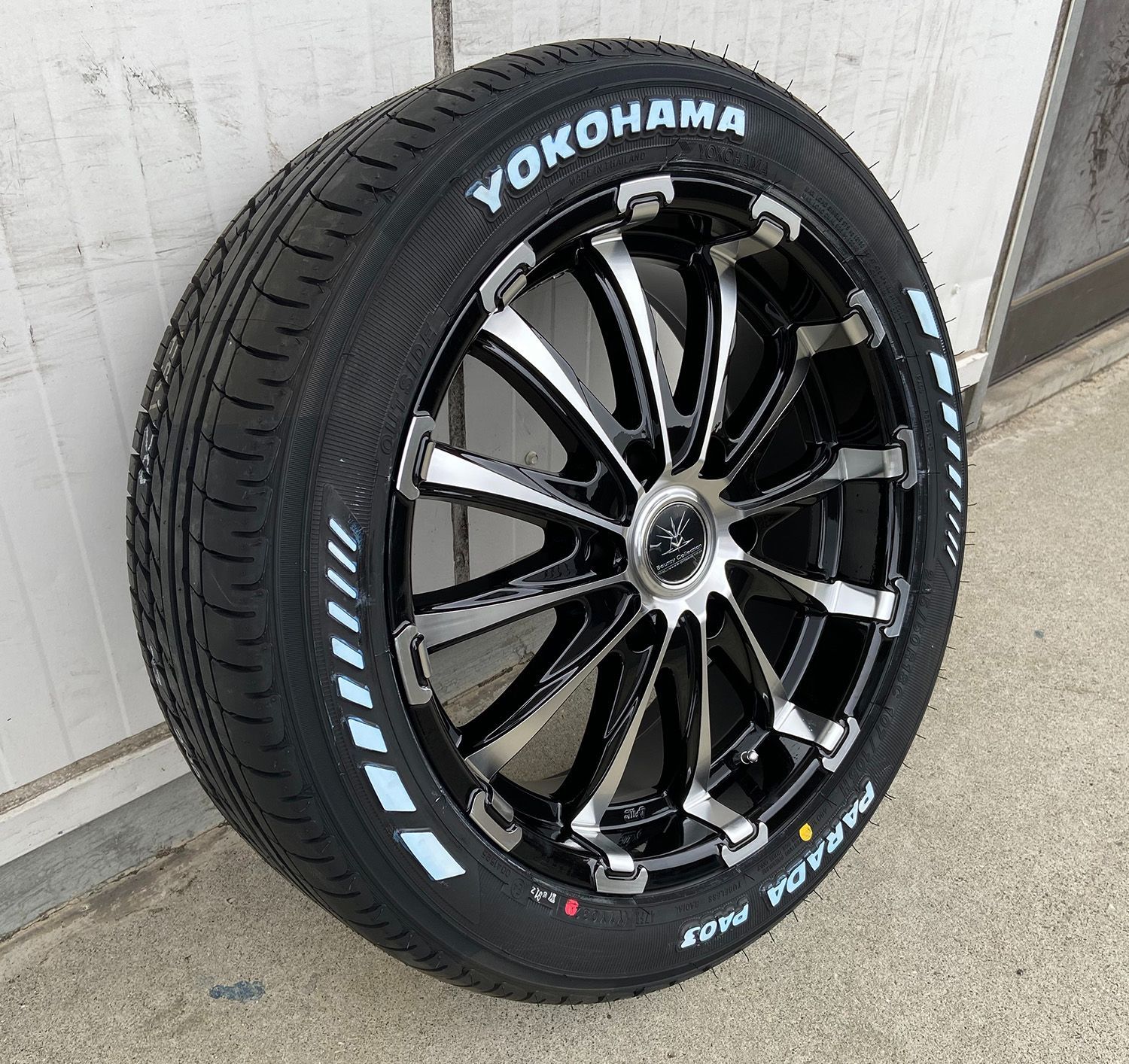 ヨコハマ　パラダ　ホワイトレター　225/50R18 2022年製　中古　2本 ヨコハマ パラダ ホワイトレター 225/50R18 2022年製 中古 2本 PARADA