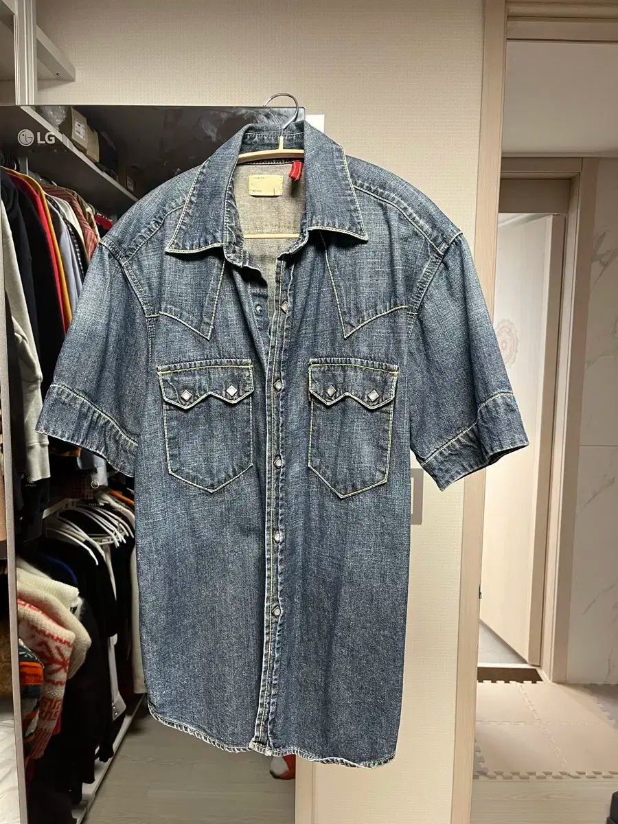 真作 ジェニファー.マークス(エッジ、オブ、タウン) 30号大 大作