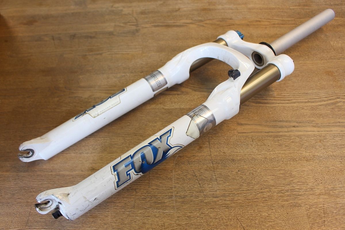 FOXフロントフォークF-SERIES RLC FOX 32 RLC サスペンションフォーク 26インチ Fox 32 Rlc Suspension