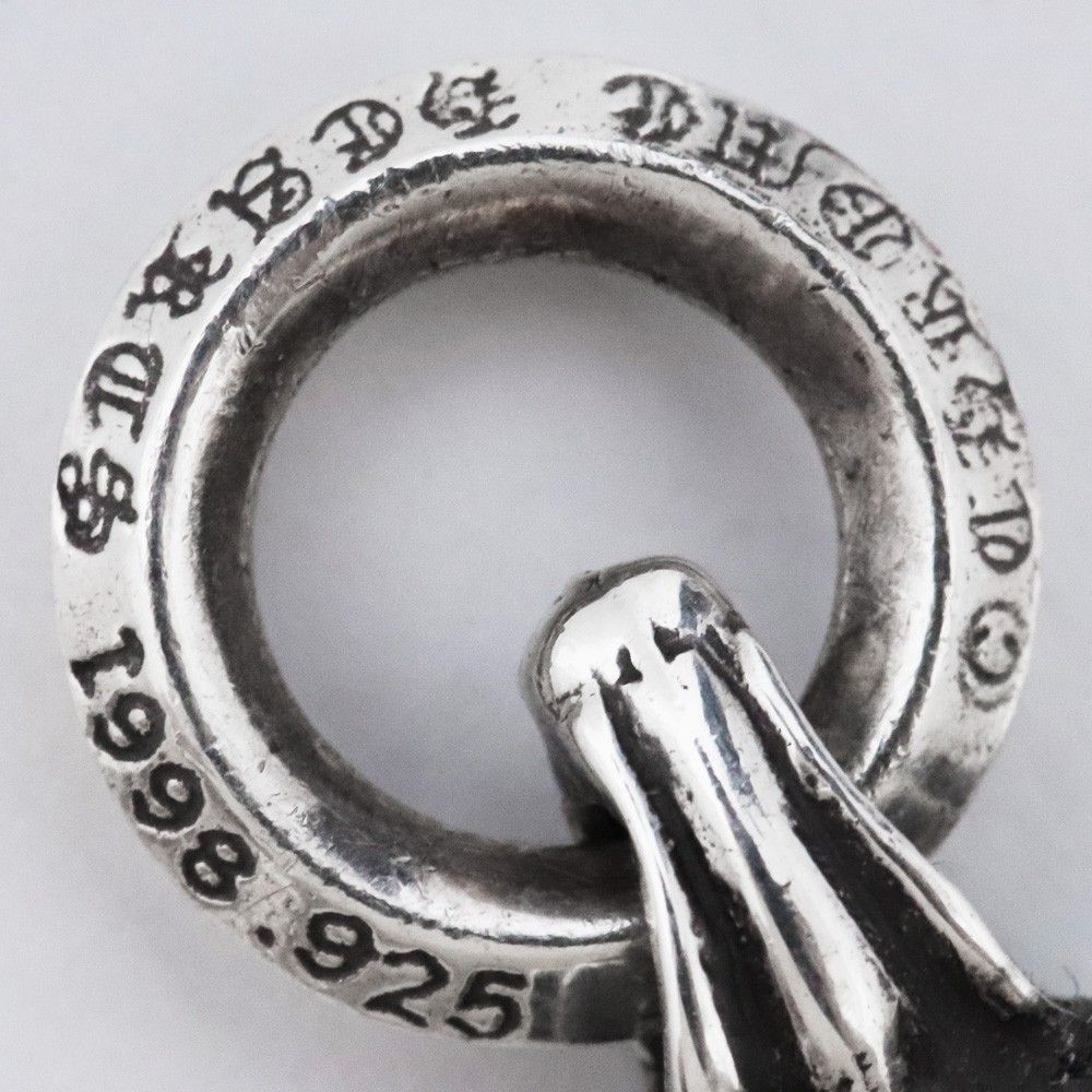 CHROME HEARTS CHプラス チャーム with シングルダイヤモンド シルバー