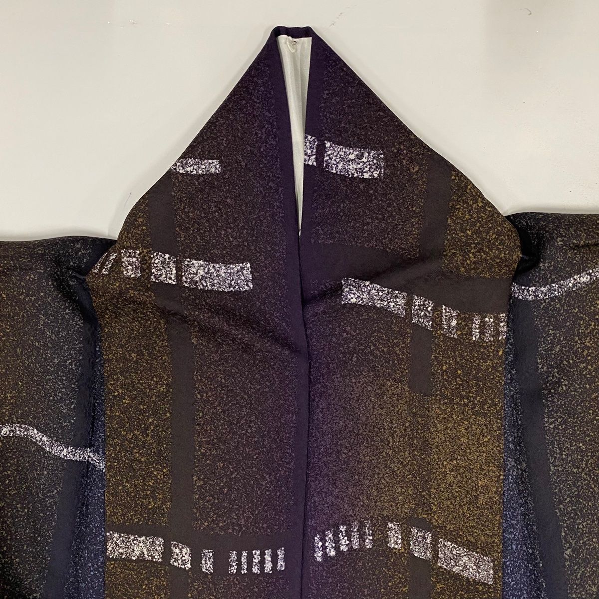 美品】 小紋 身丈159.5cm 裄丈63.5cm S 袷 縞 幾何学模様 縦ぼかし 灰