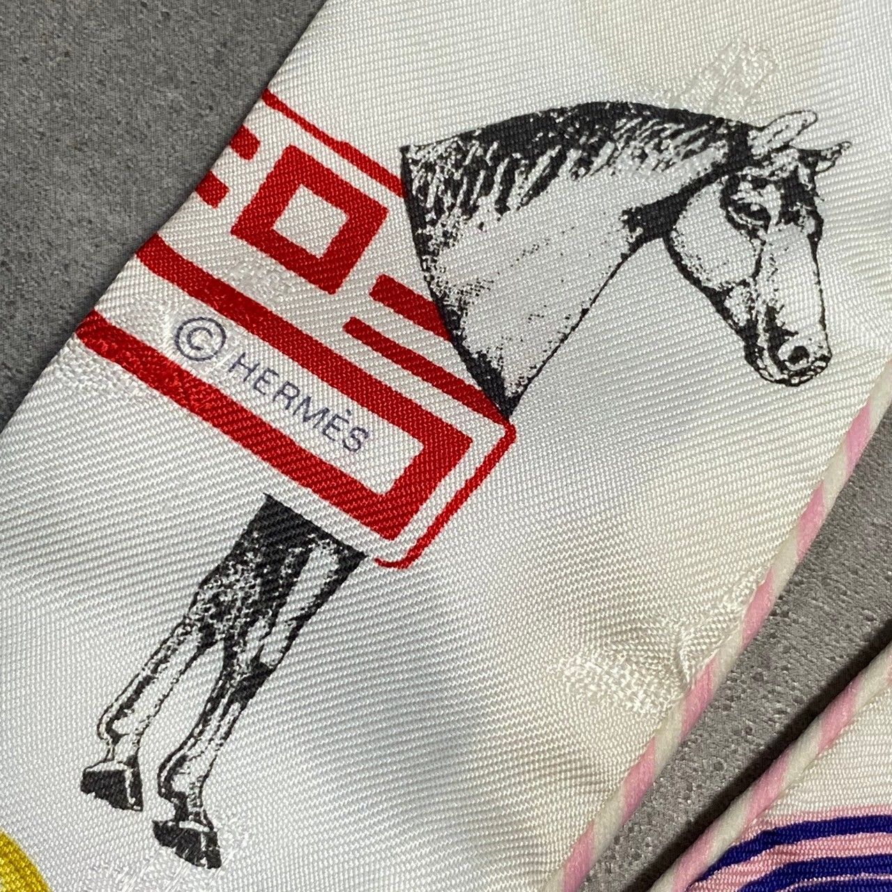 2130 HERMES エルメス シルク ツイリースカーフ ガルド・ローブ