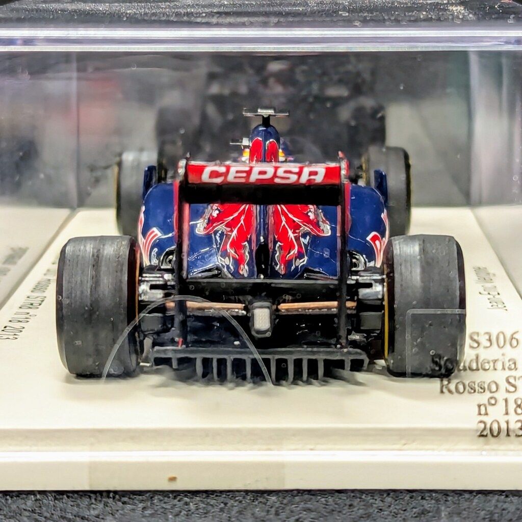 MINIMAX 1/43Spark model Toro Rosso STR8 No.18 2013 Jean-Eric